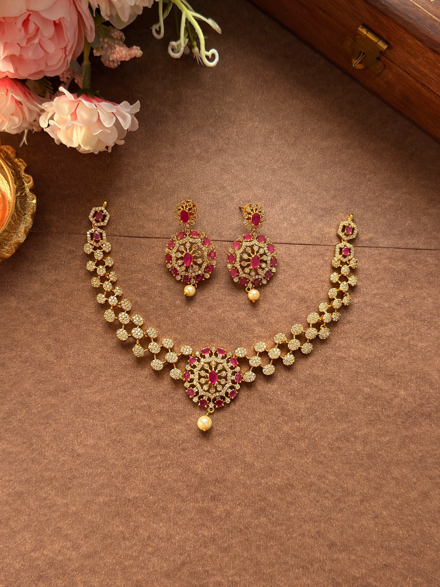 AD Necklace - White stone single pearl necklace