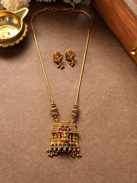 Goddess square pendant short chain SC26