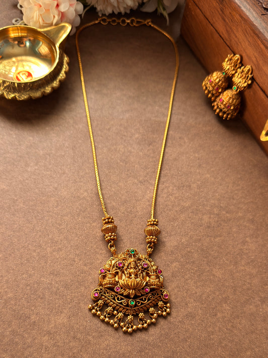 Flower design Lakshmi pendent short chain SC16