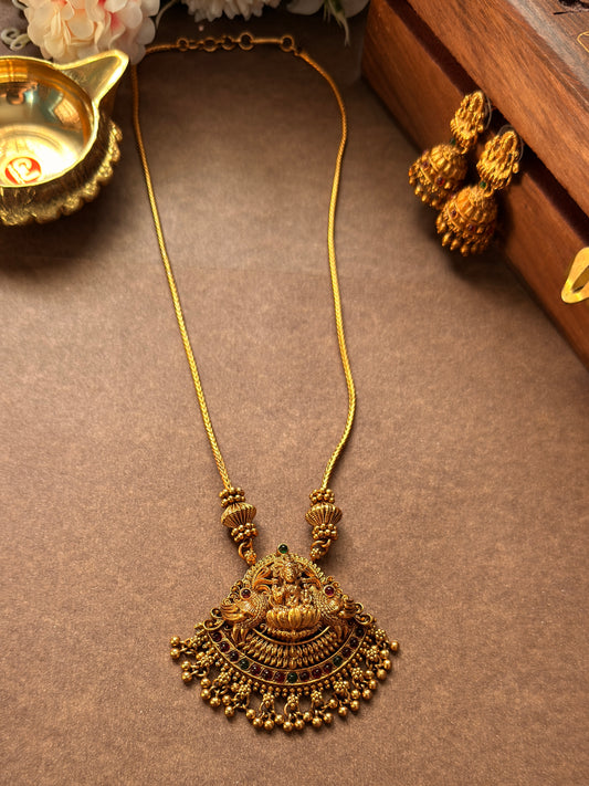 Lakshmi pendent U cut short chain SC17