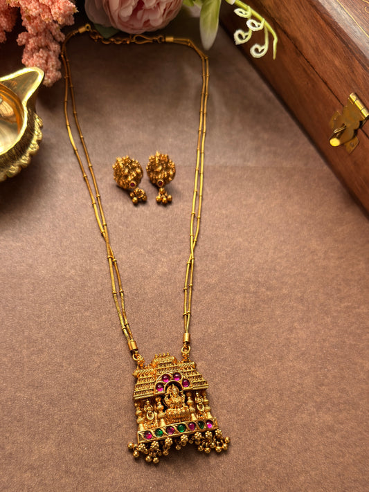 Goddess square pendant short chain SC26