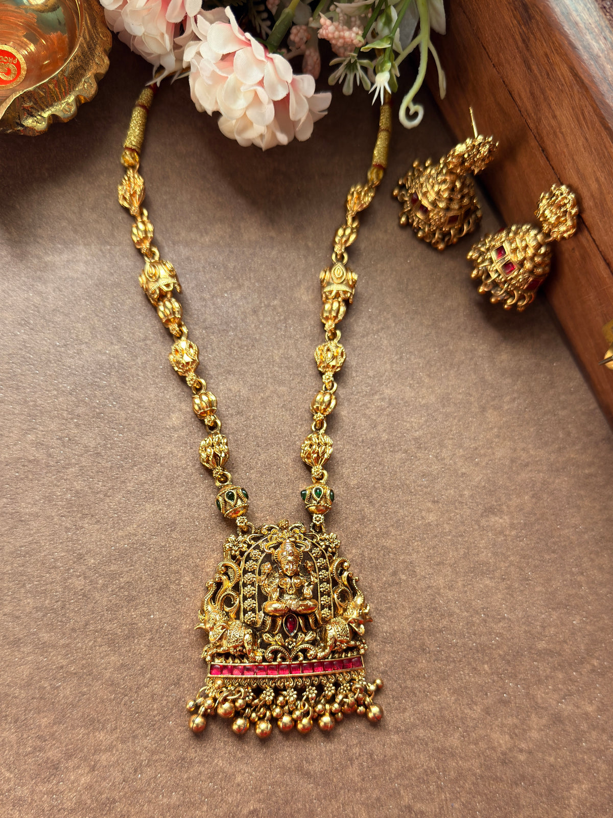 Beautiful Lakshmi Red stone Short Chain SC12