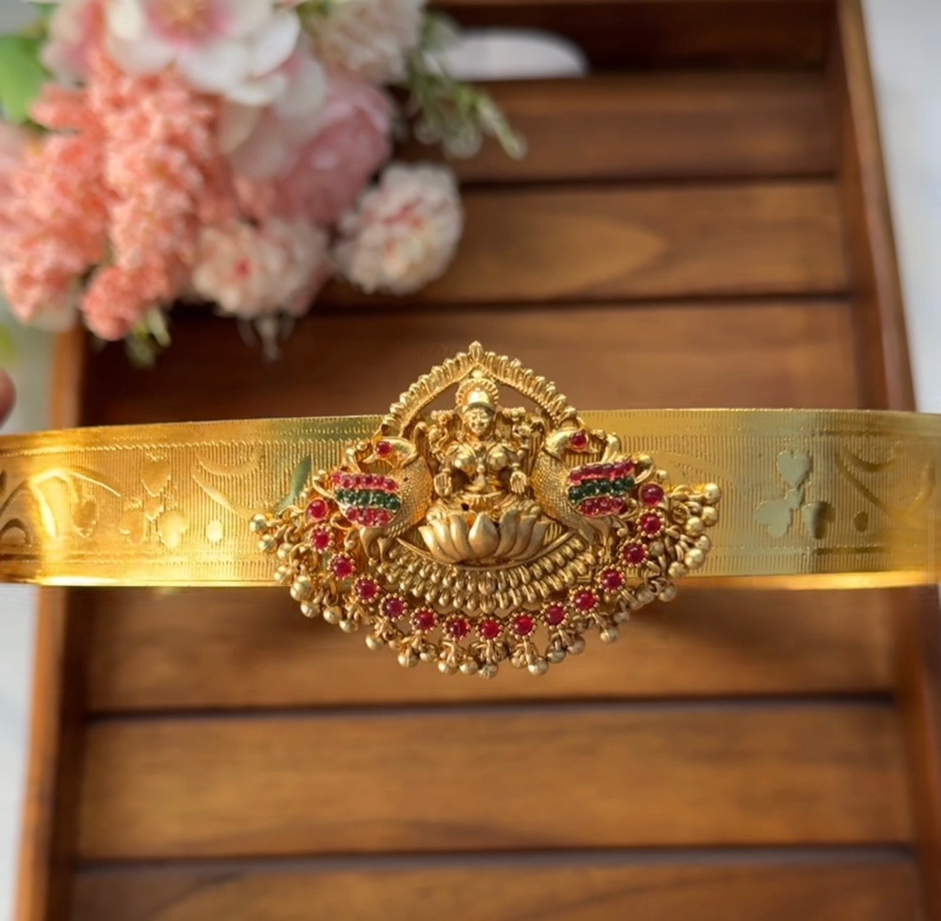 lakshmi gold hanging hipbelt