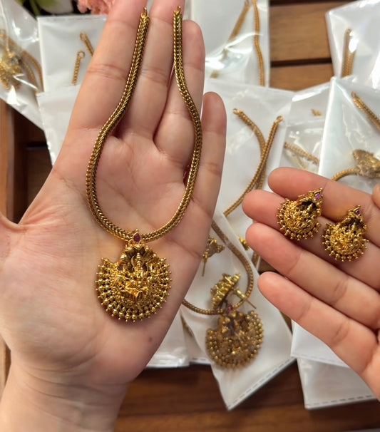 cute lakshmi pendant necklace NE48