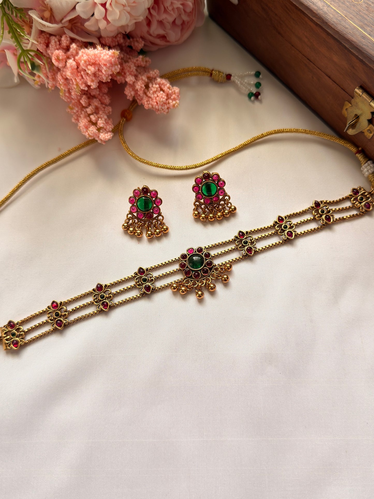 Multi choker Flower