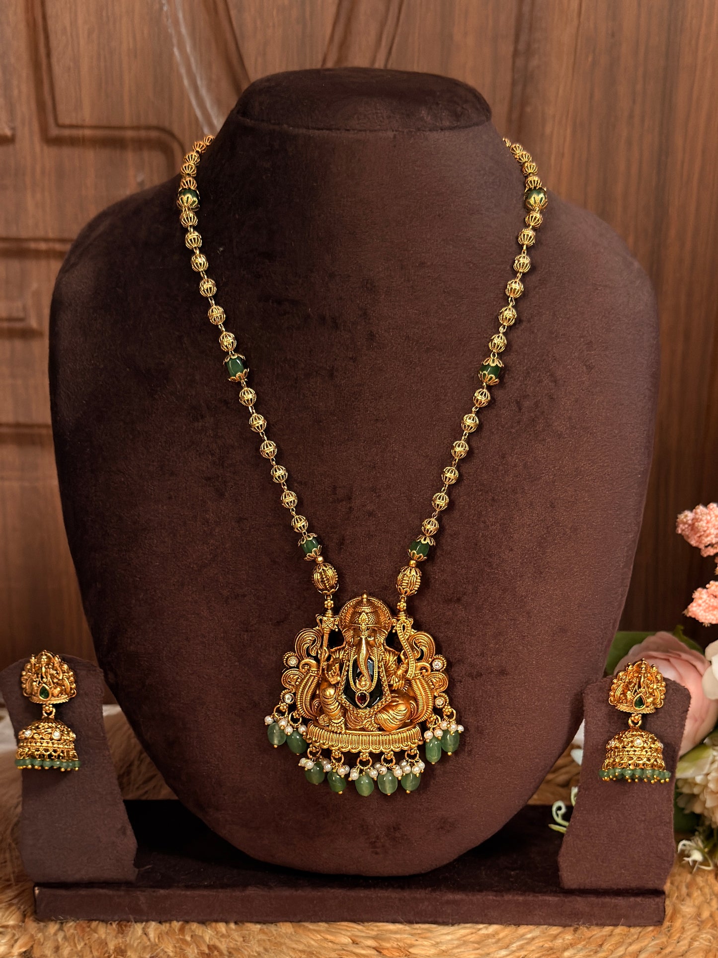 vinayagar Green Beads Mid Chain MID03
