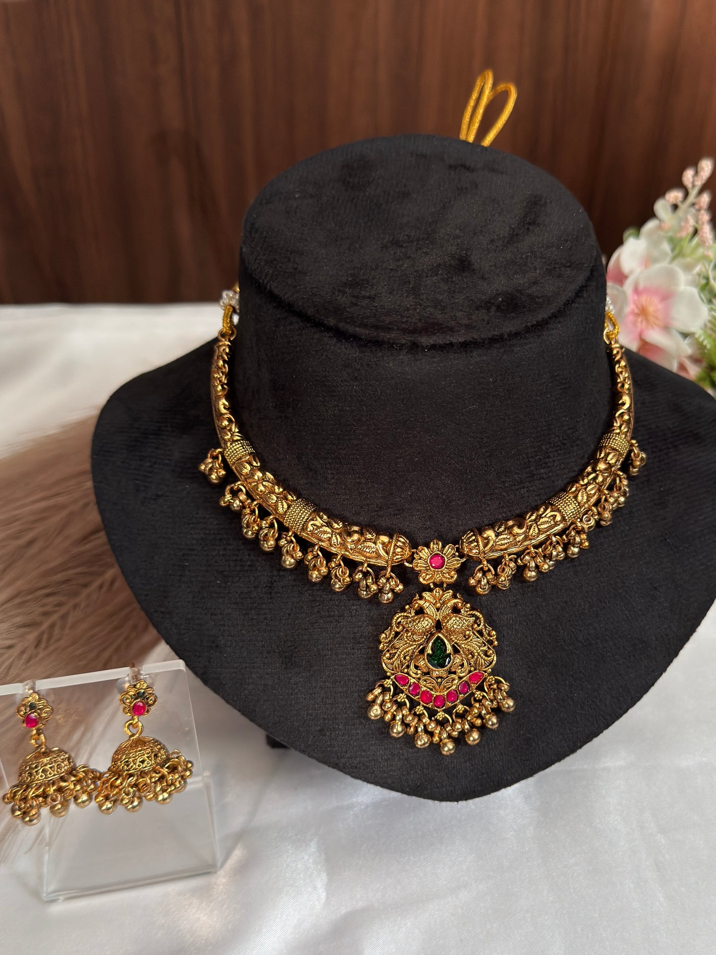 Peacock Hasli With Gold Beads NE72