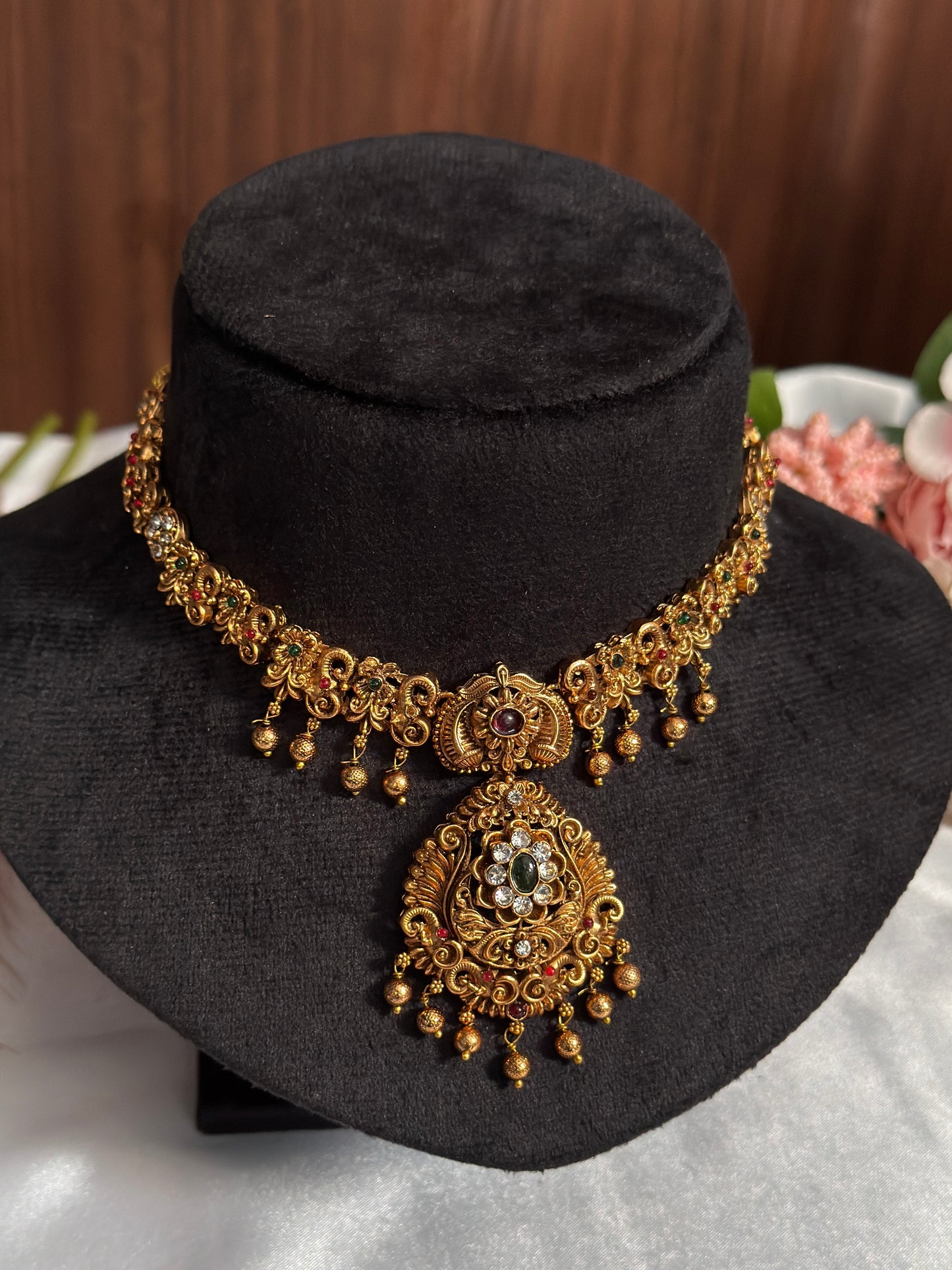 Non Idol Stone Necklace NE82