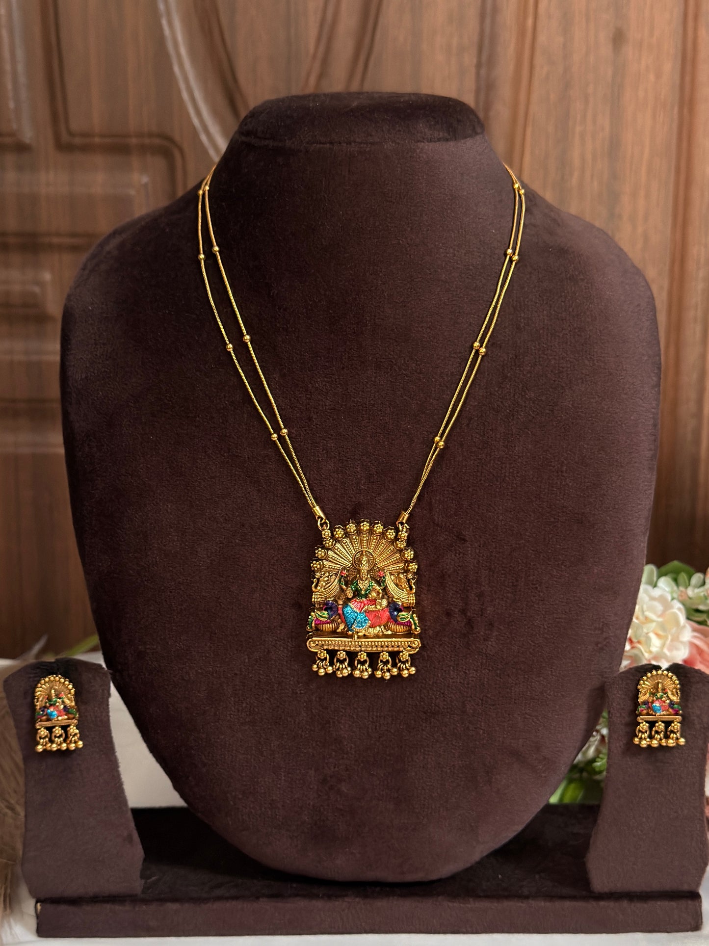 Nagas with Peacock Short Chain SC45