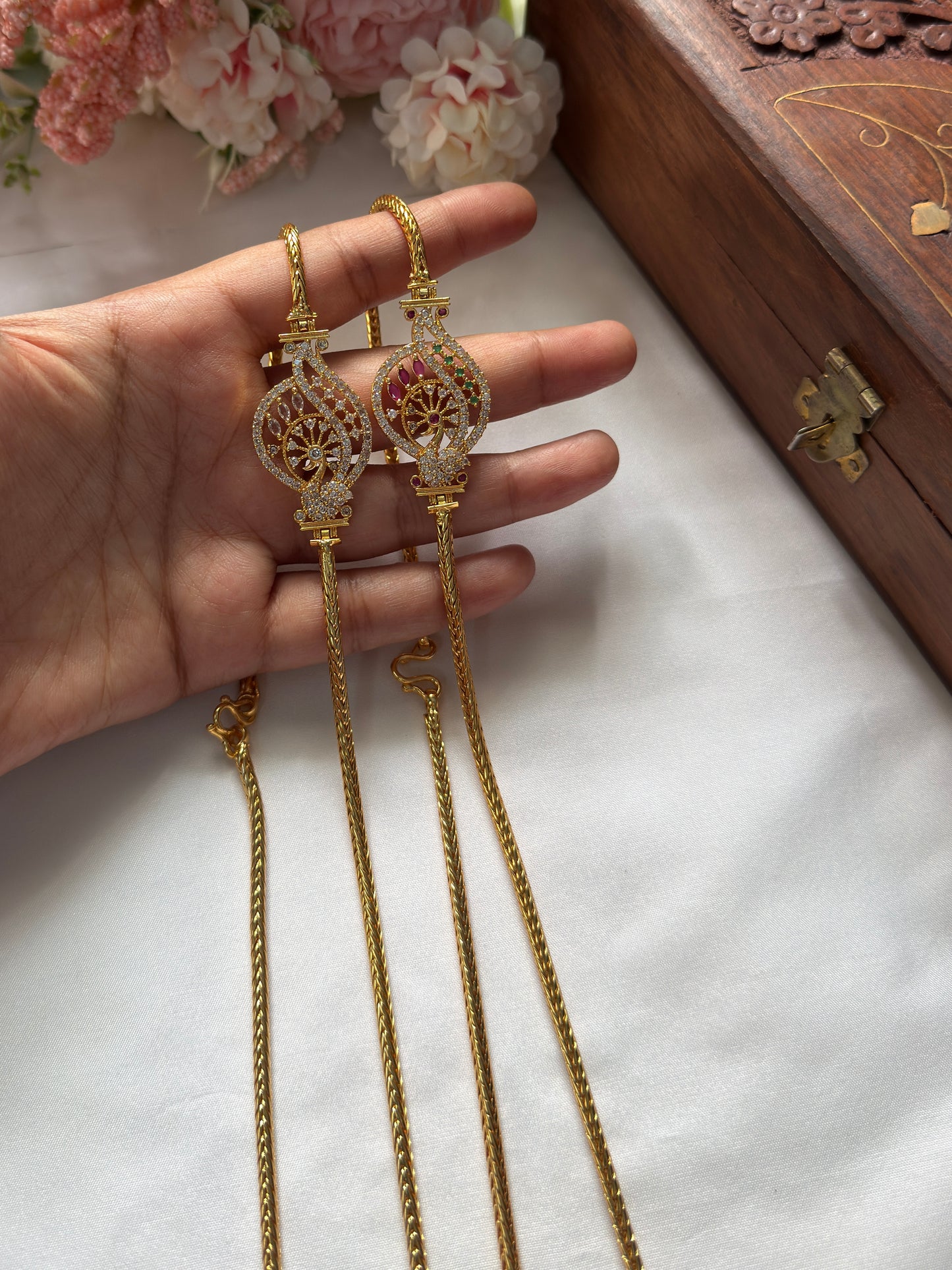 Peacock Head Mugappu Chain