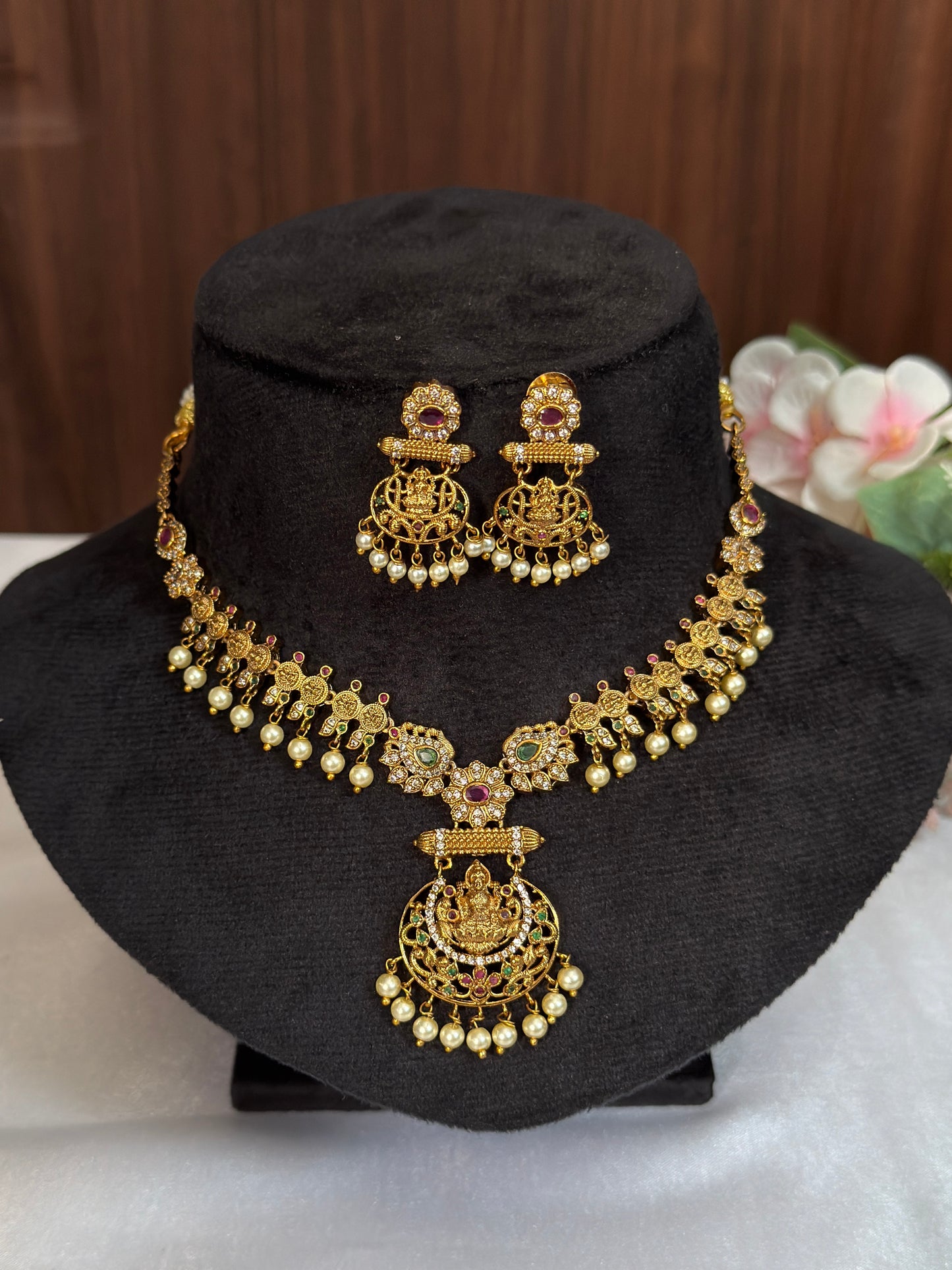Goddess AD Pearl Short Necklace