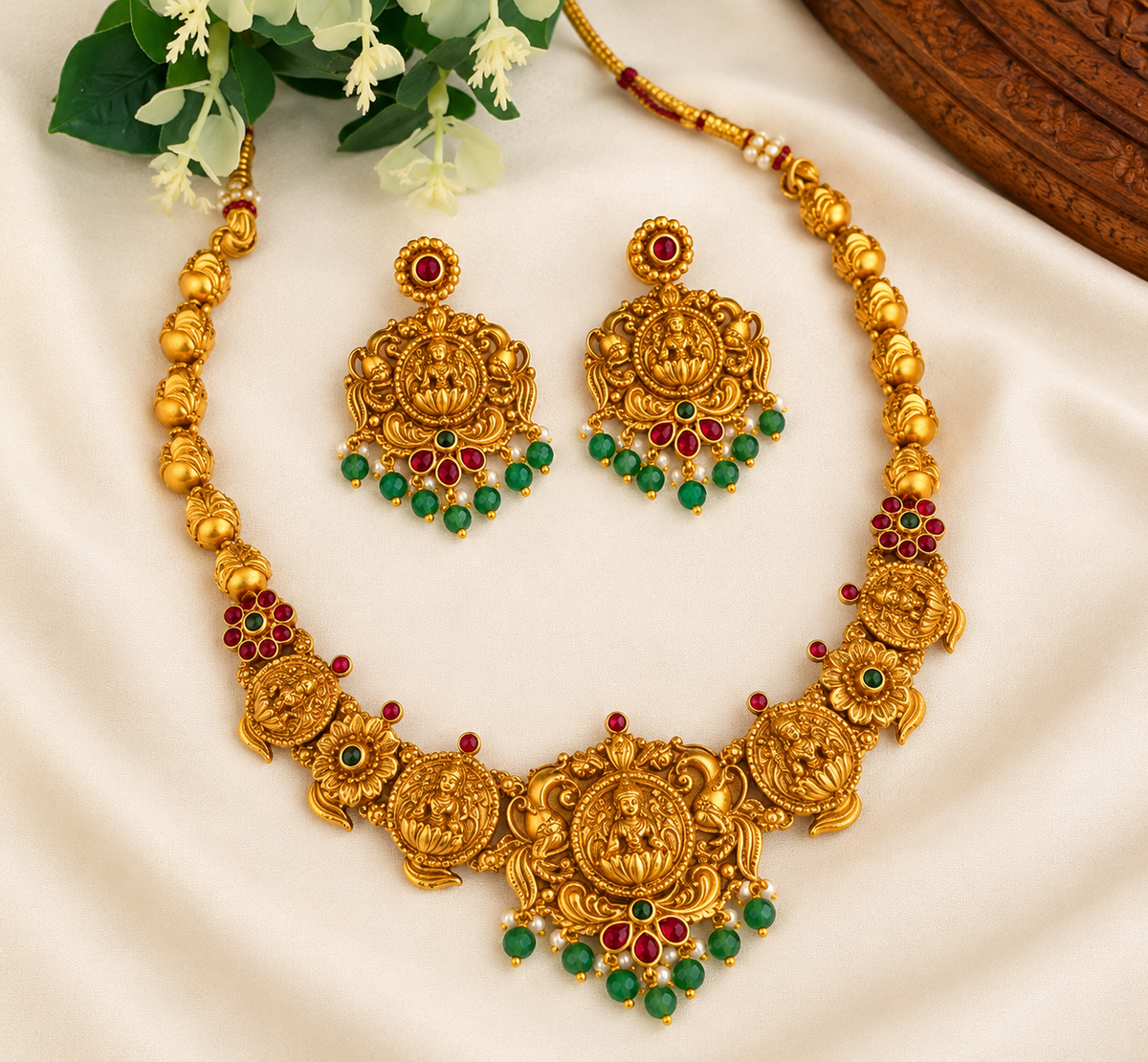 Lakshmi Gold/Green Beads Hanging NE174