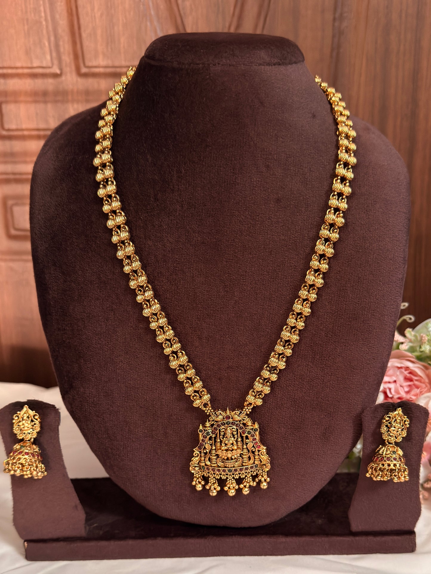 Goddess with pillar Pepper Mala L82