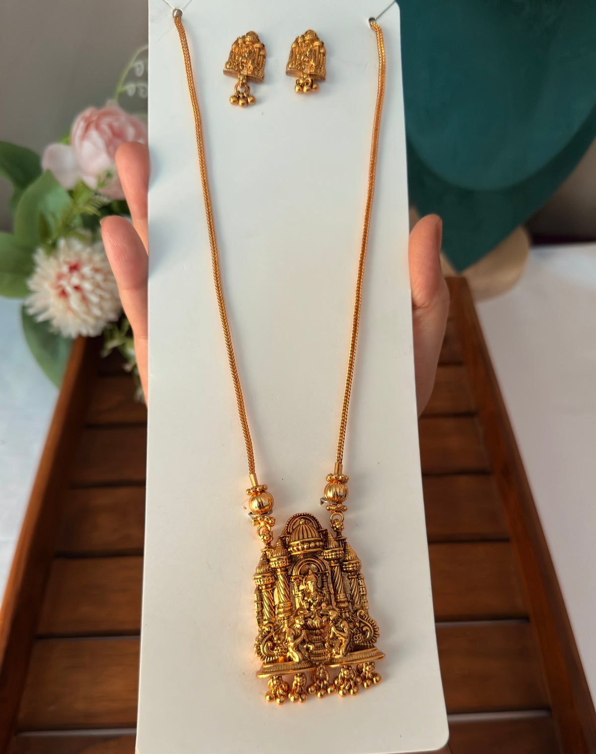 Goddess Gold Pendant Short Chain SC66