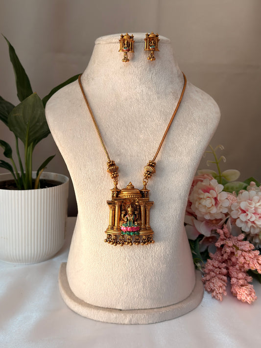 Blue Lakshmi pillar Short Chain SC14