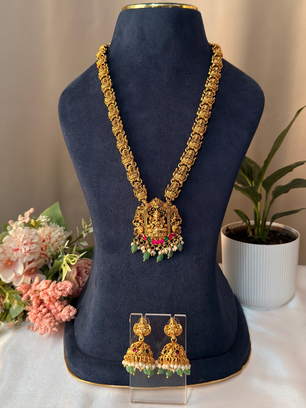 Lakshmi Multi Pearl & Green Beads Long Chain L32