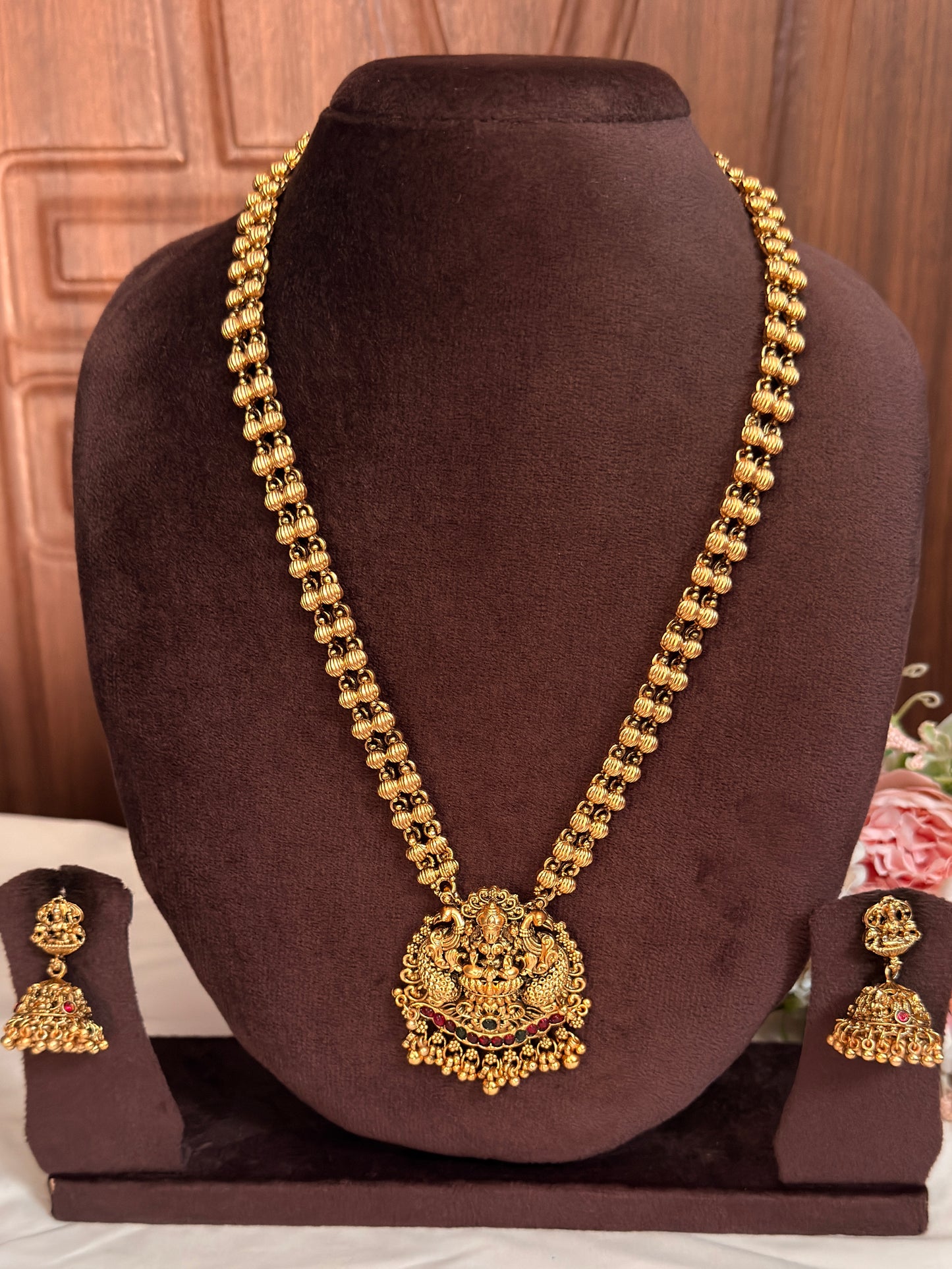 Goddess with Peacock Pepper Mala L79