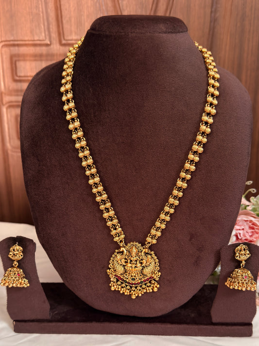 Goddess with Peacock Pepper Mala L79