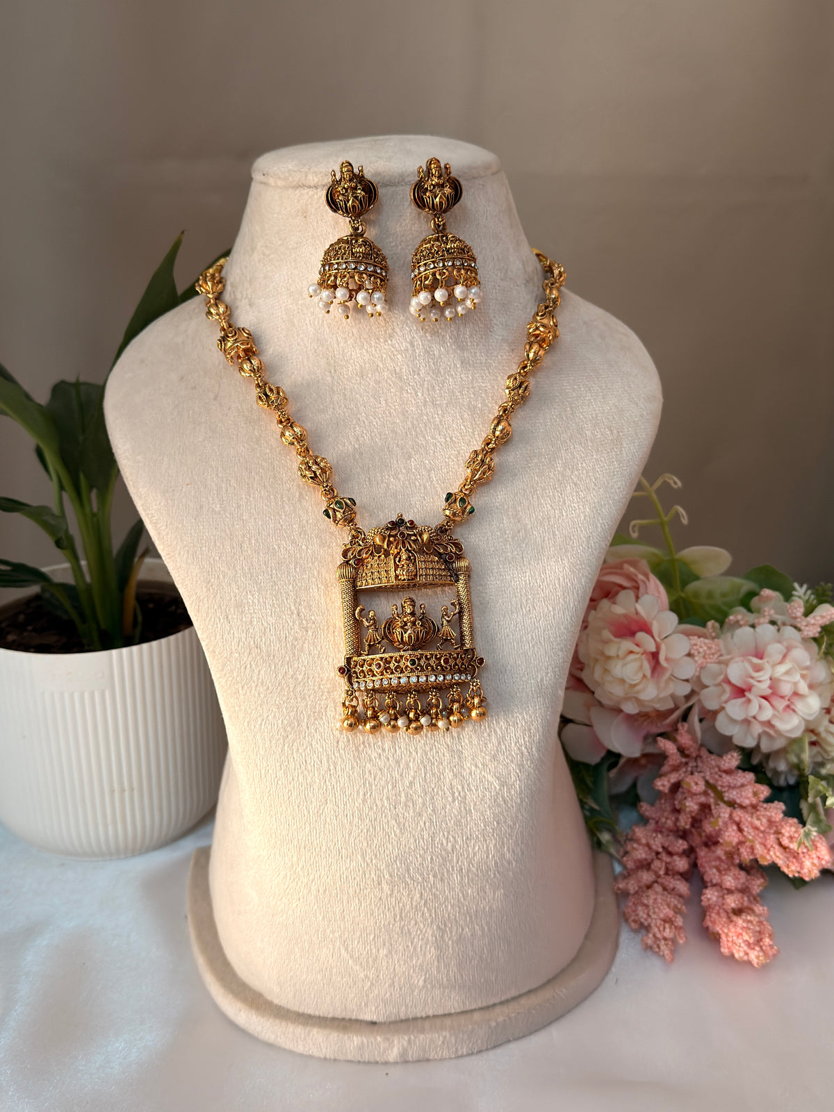 Lakshmi design short chain SC20