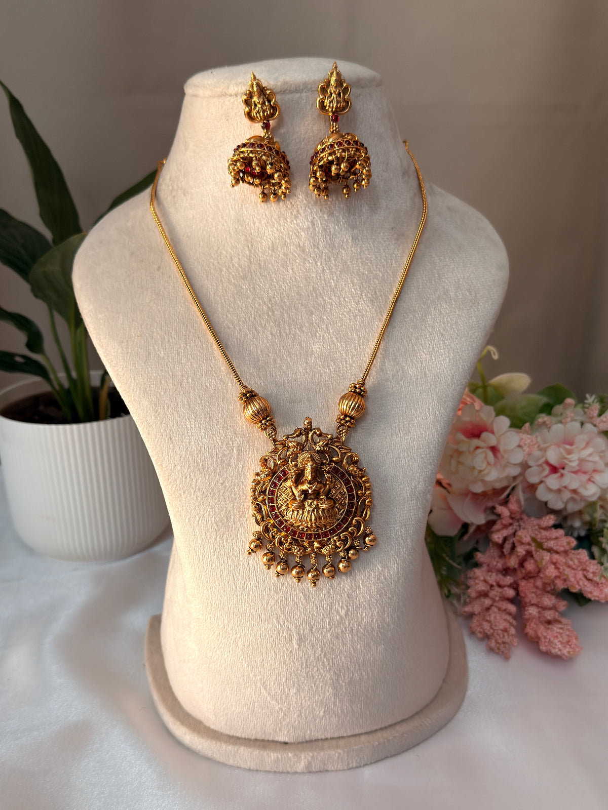 3D Type lakshmi pendant SC29
