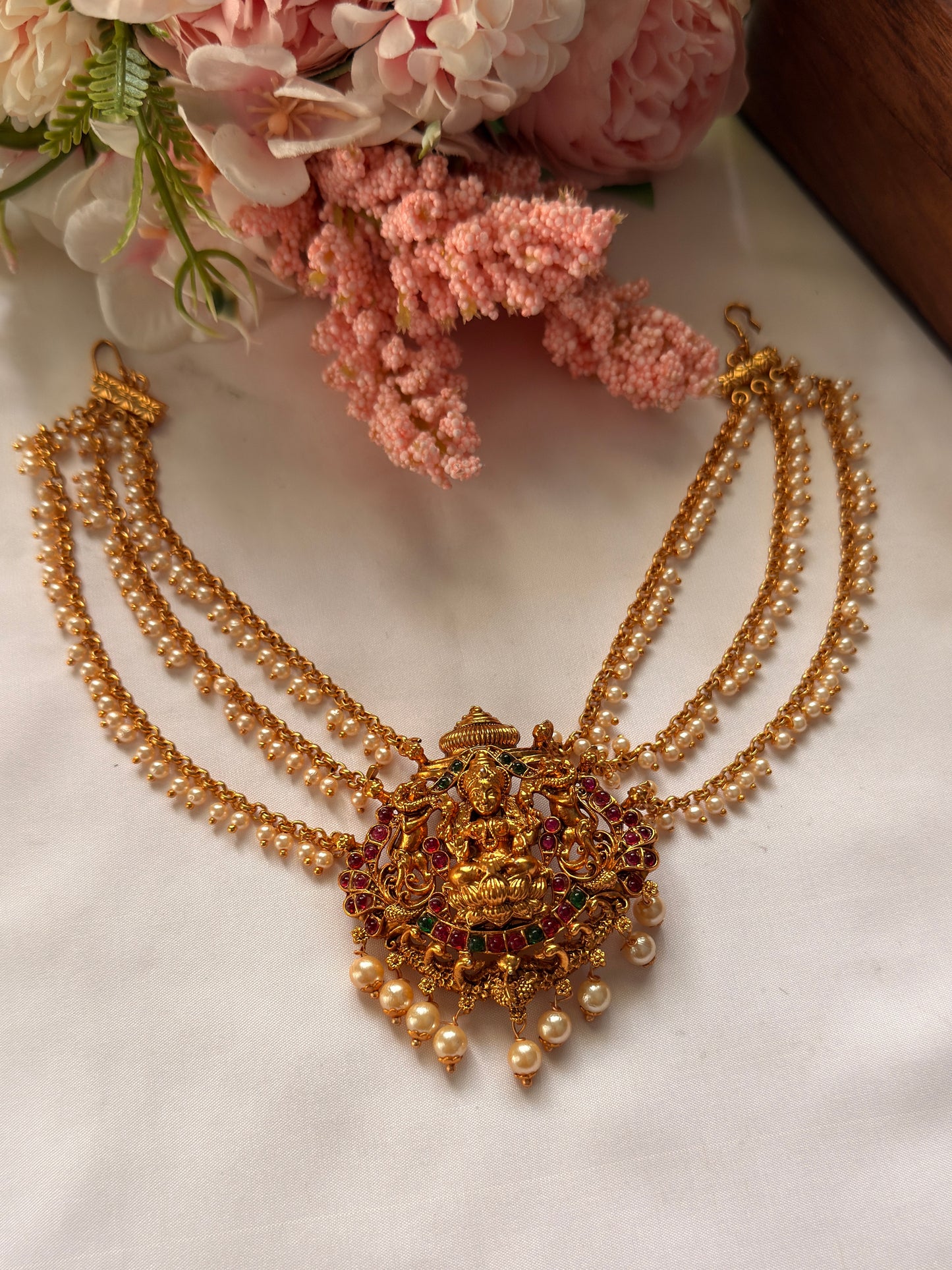 Three layer pearl maatal with Jada billai JB01