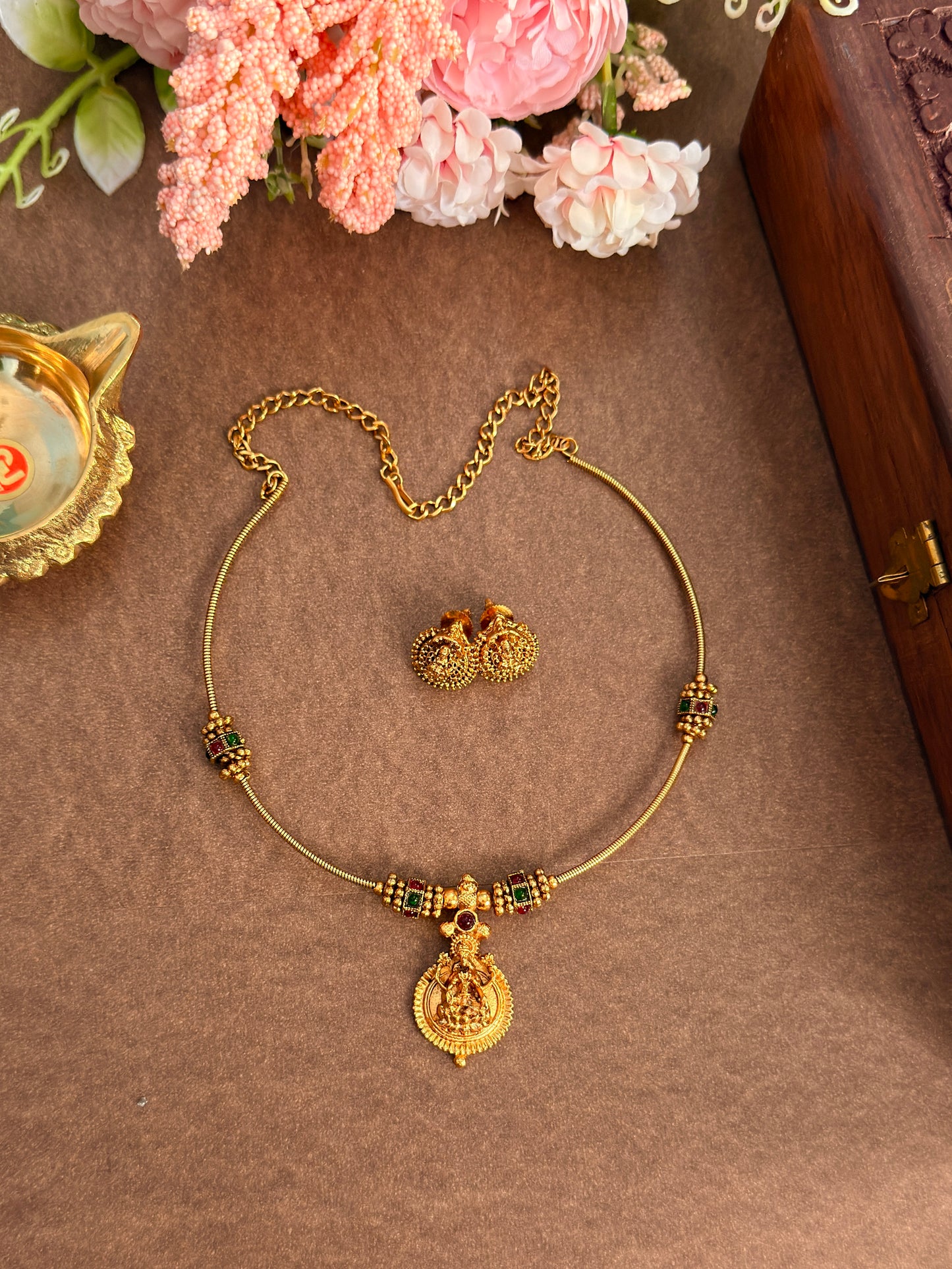 Round type Lakshmi Necklace NE62