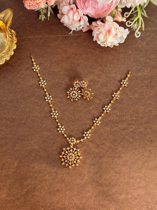 Corona AD Necklace DIA29