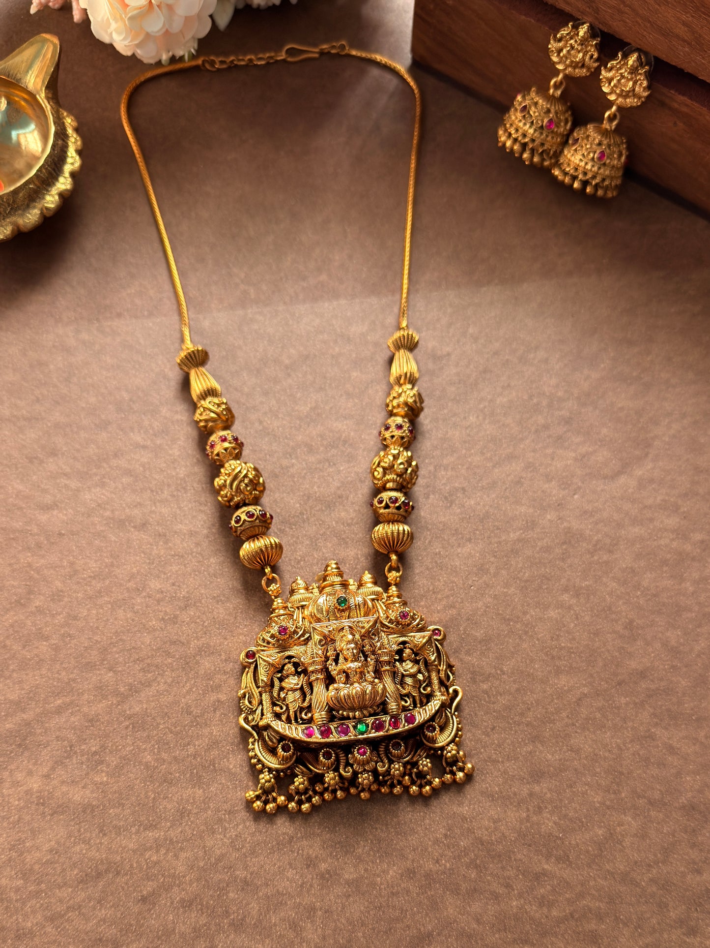 Trendy Lakshmi Pendent Half Chain Model MID19