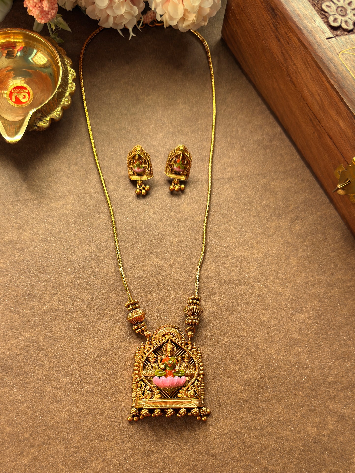 Trendy Pink Lakshmi Short Chain SC15