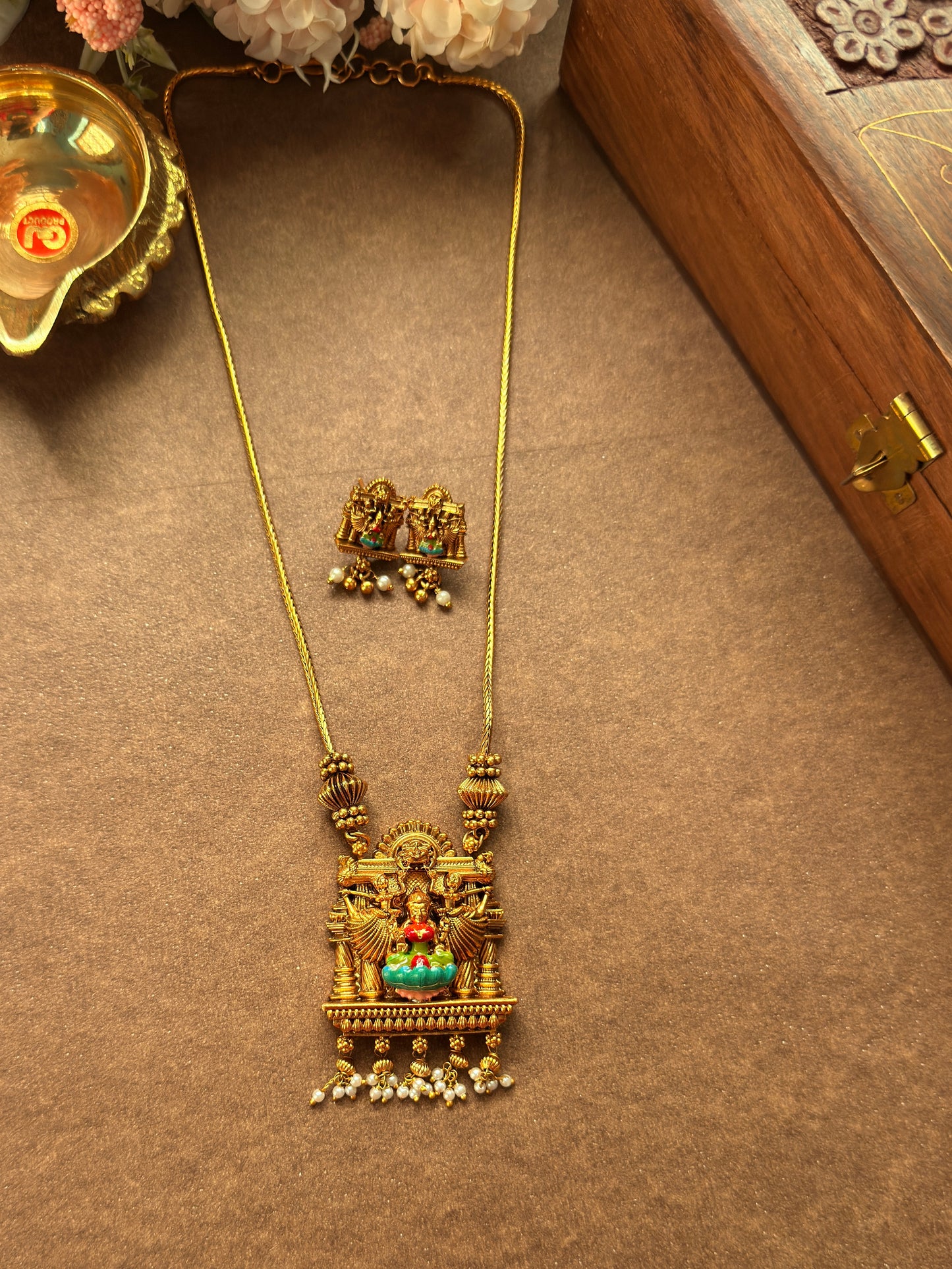 Beautiful colorful Lakshmi Short Chain SC13