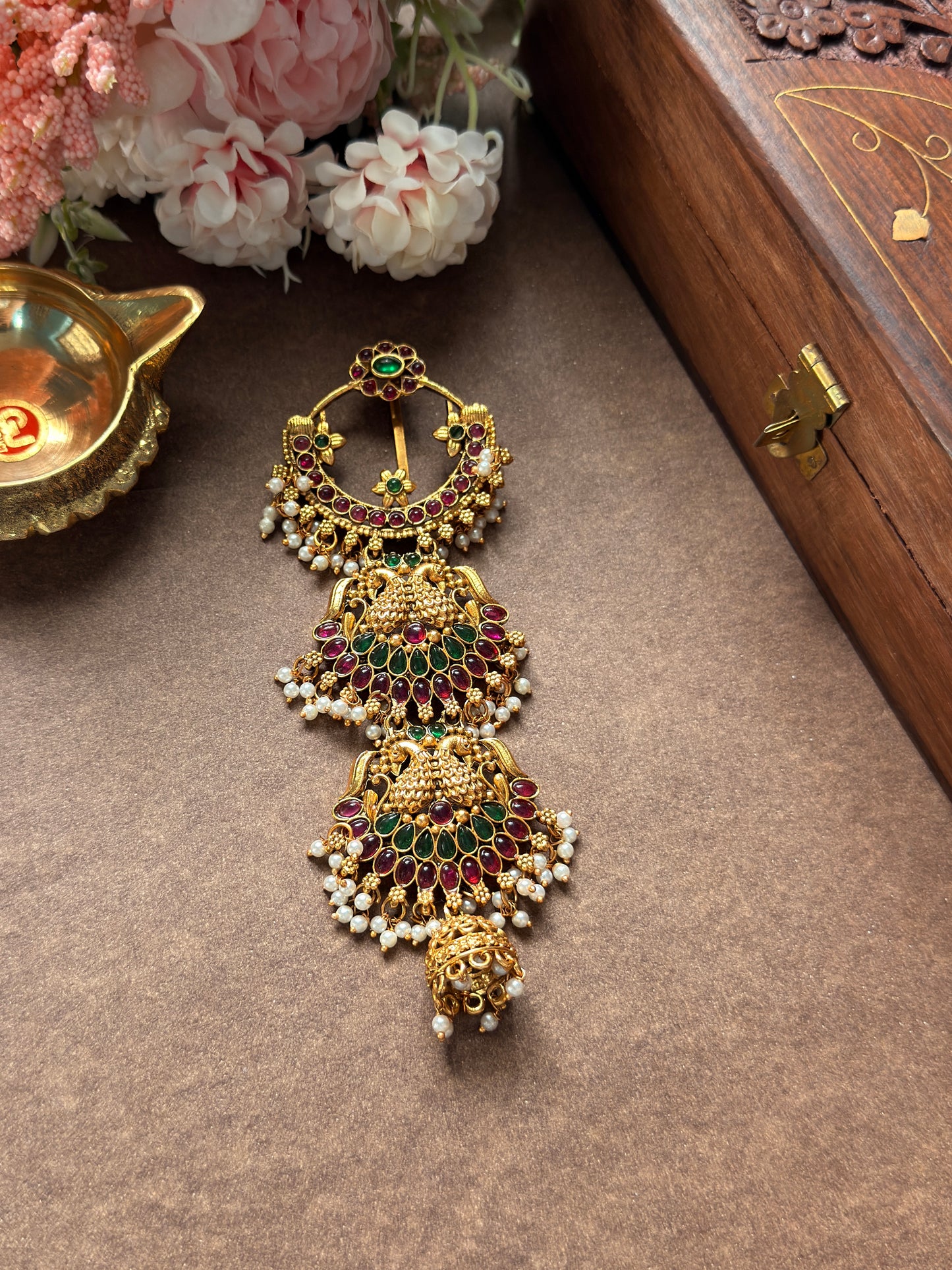 Three Layer Red/Green Stone White Pearl Jada Billai