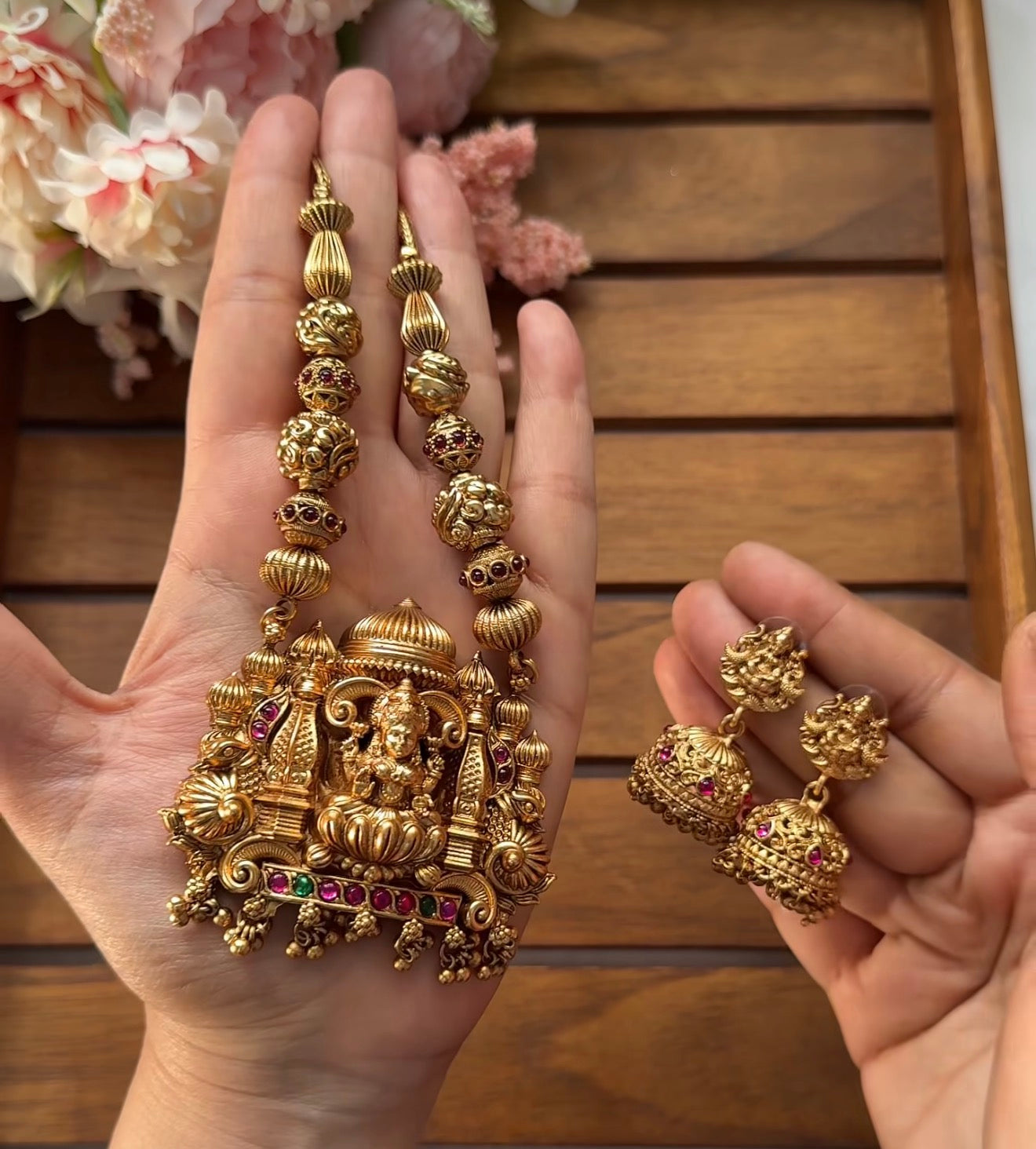 Lakshmi single pillar pendent mid haram MID28