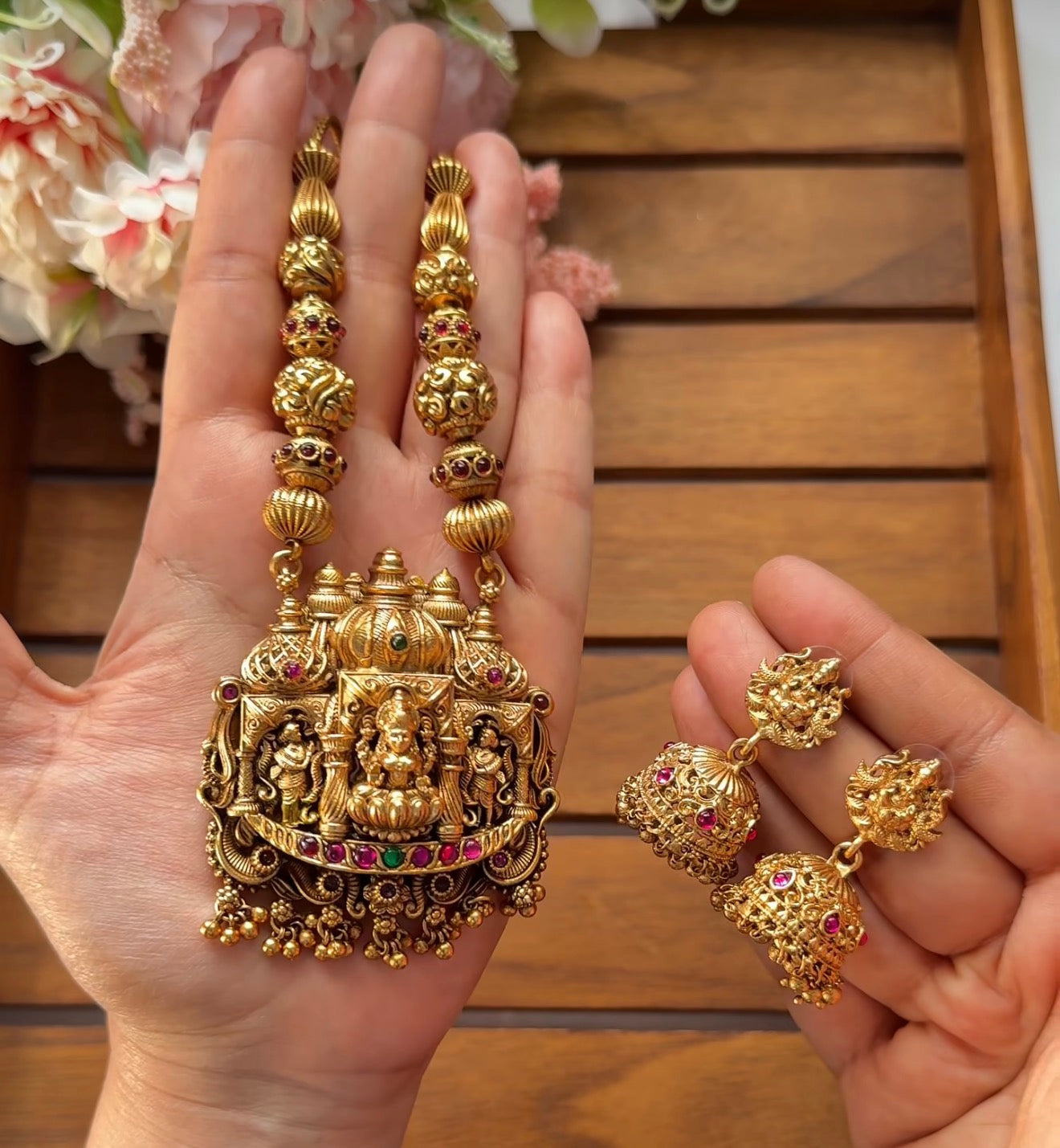 Trendy Lakshmi Pendent Half Chain Model MID19