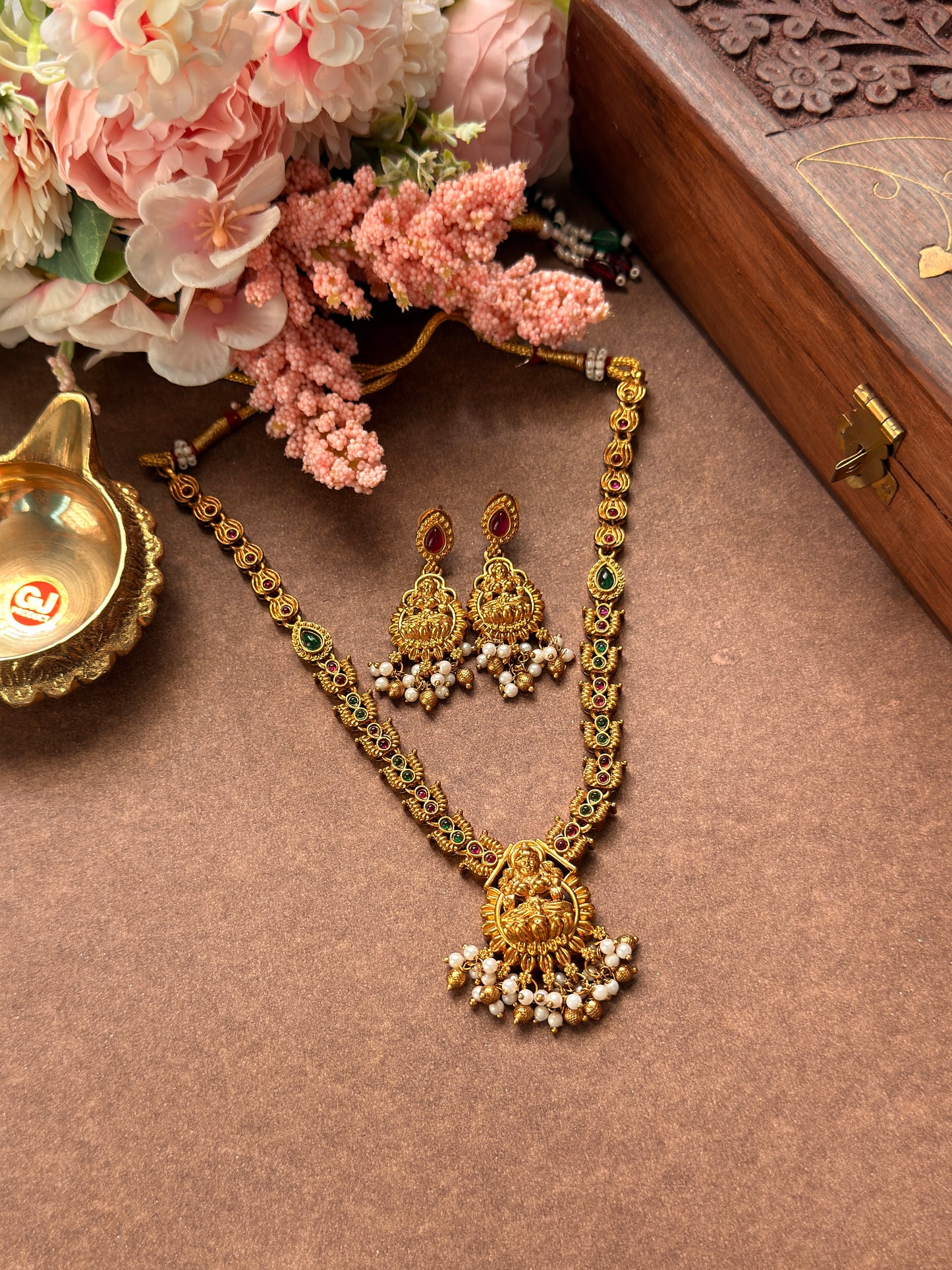lakshmi multi stone with pearl hanging NE40