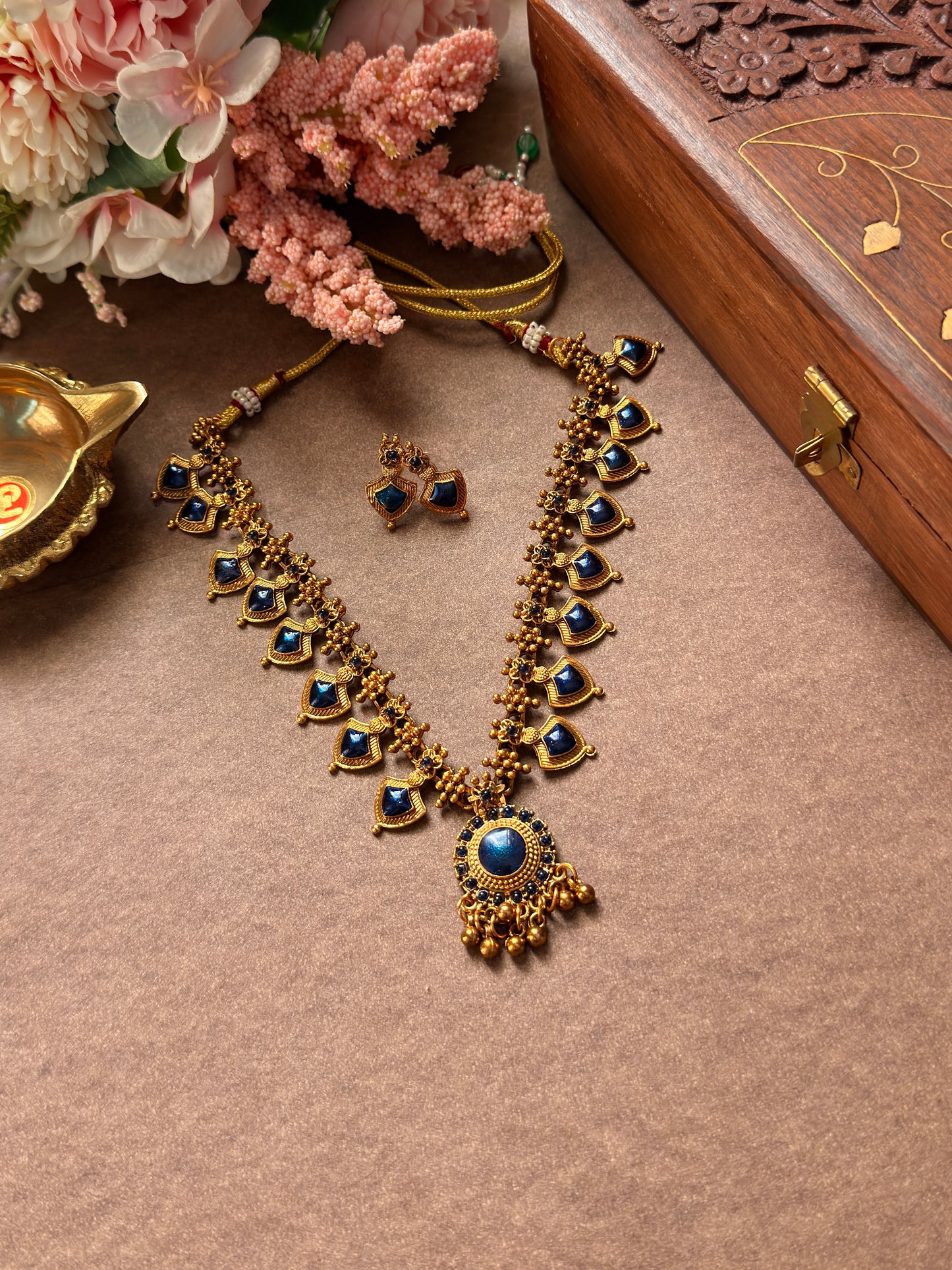 Palaka Gold beads NE92