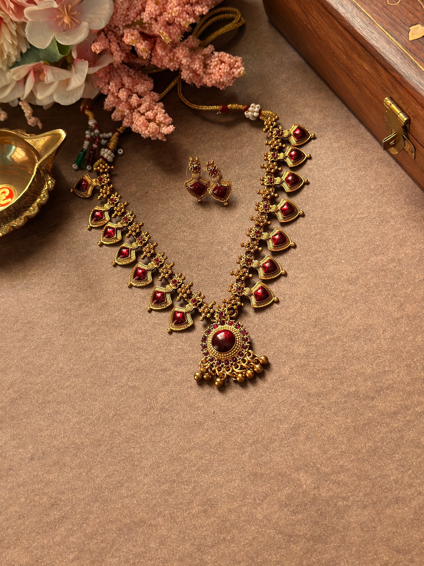 Palaka Gold beads NE92
