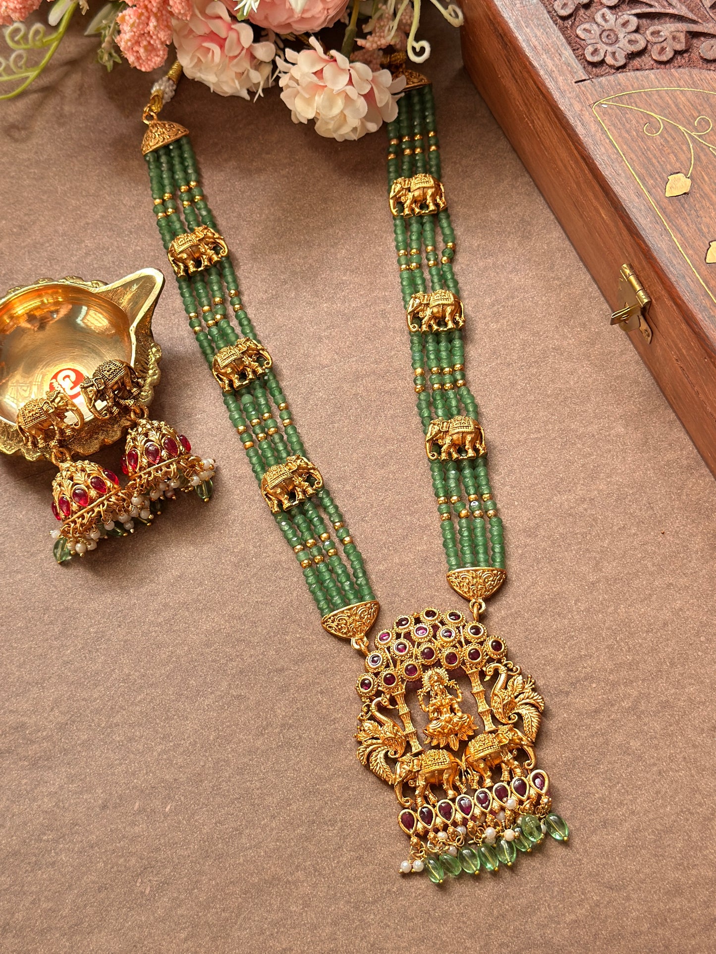 Elephant Green Beads with Lakshmi Pendant L38