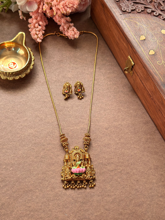 Divine Goddess in Enamel Short chain SC09