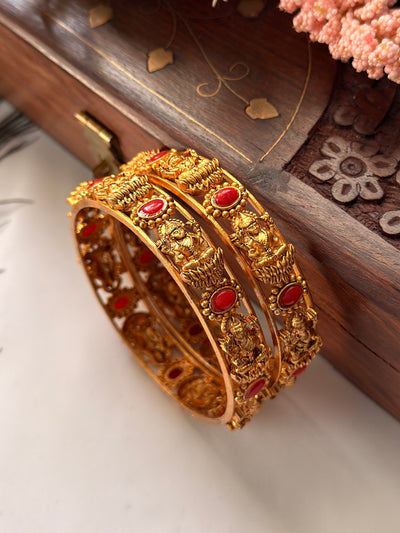 Lakshmi Coral Bangle B43