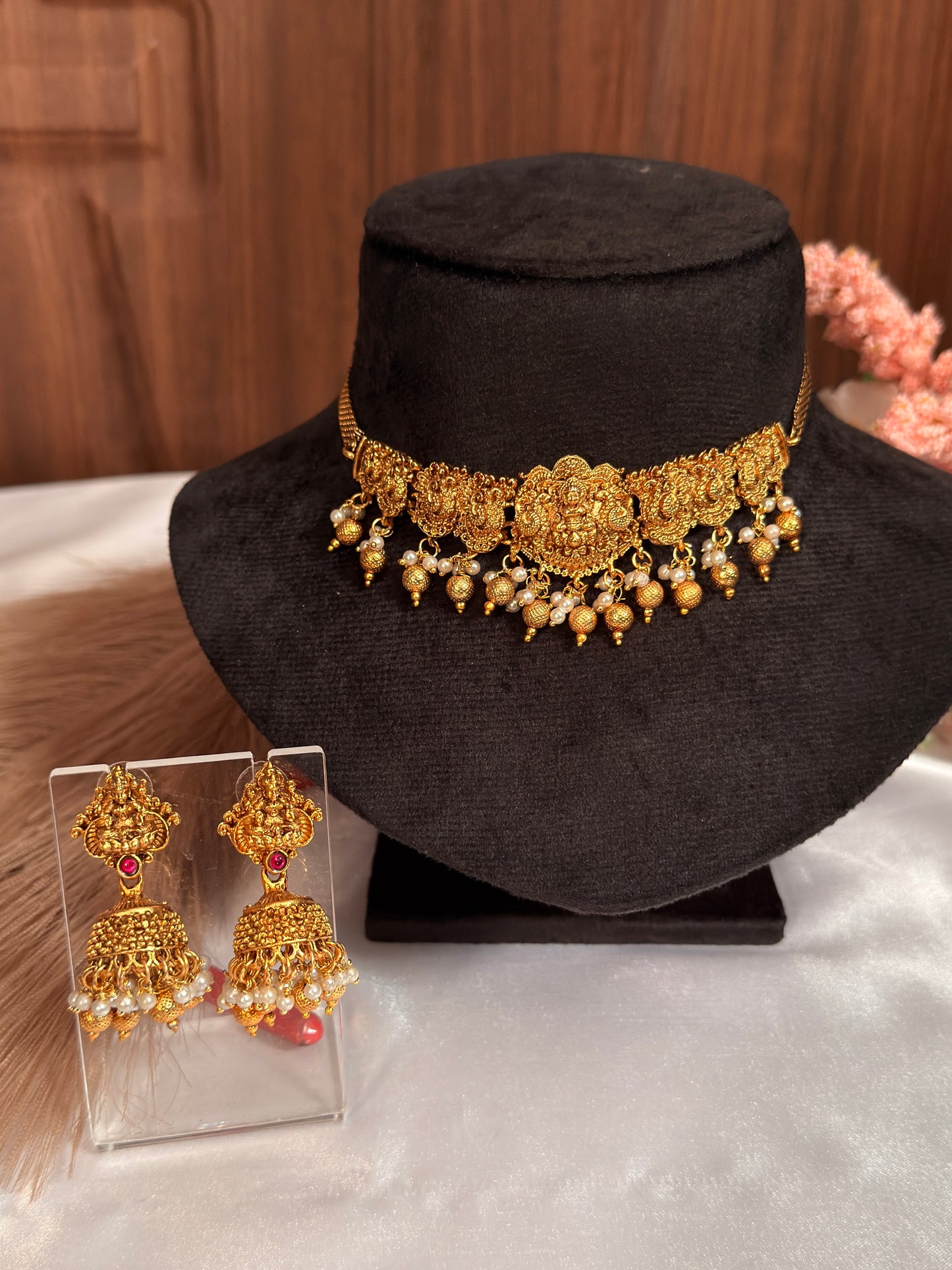 lakshmi choker with pearl and Gold beads CHO11