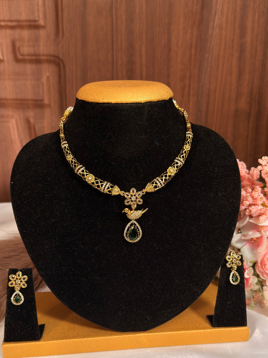 Parrot AD necklace DIA30