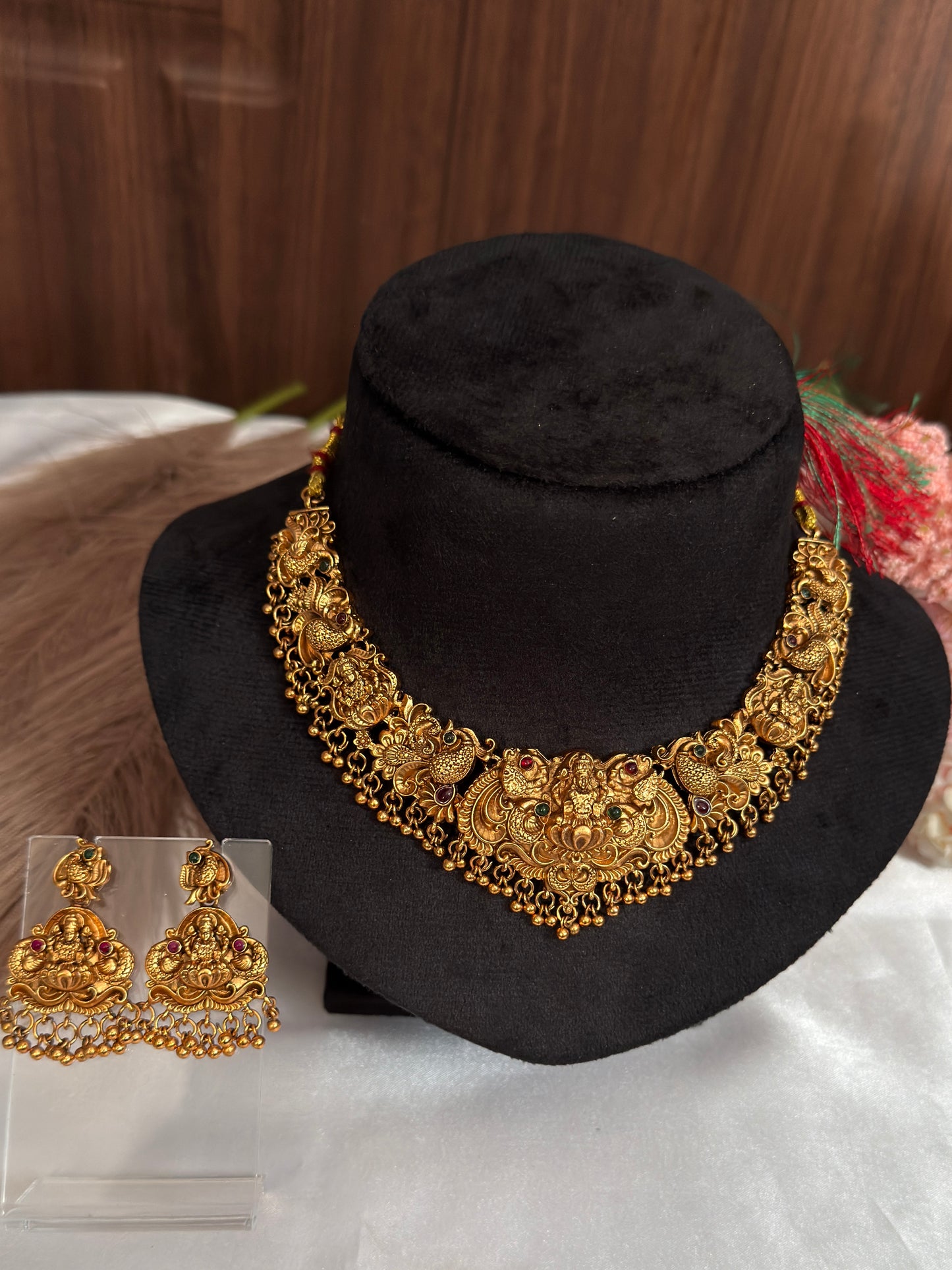 Devi Gold NE71