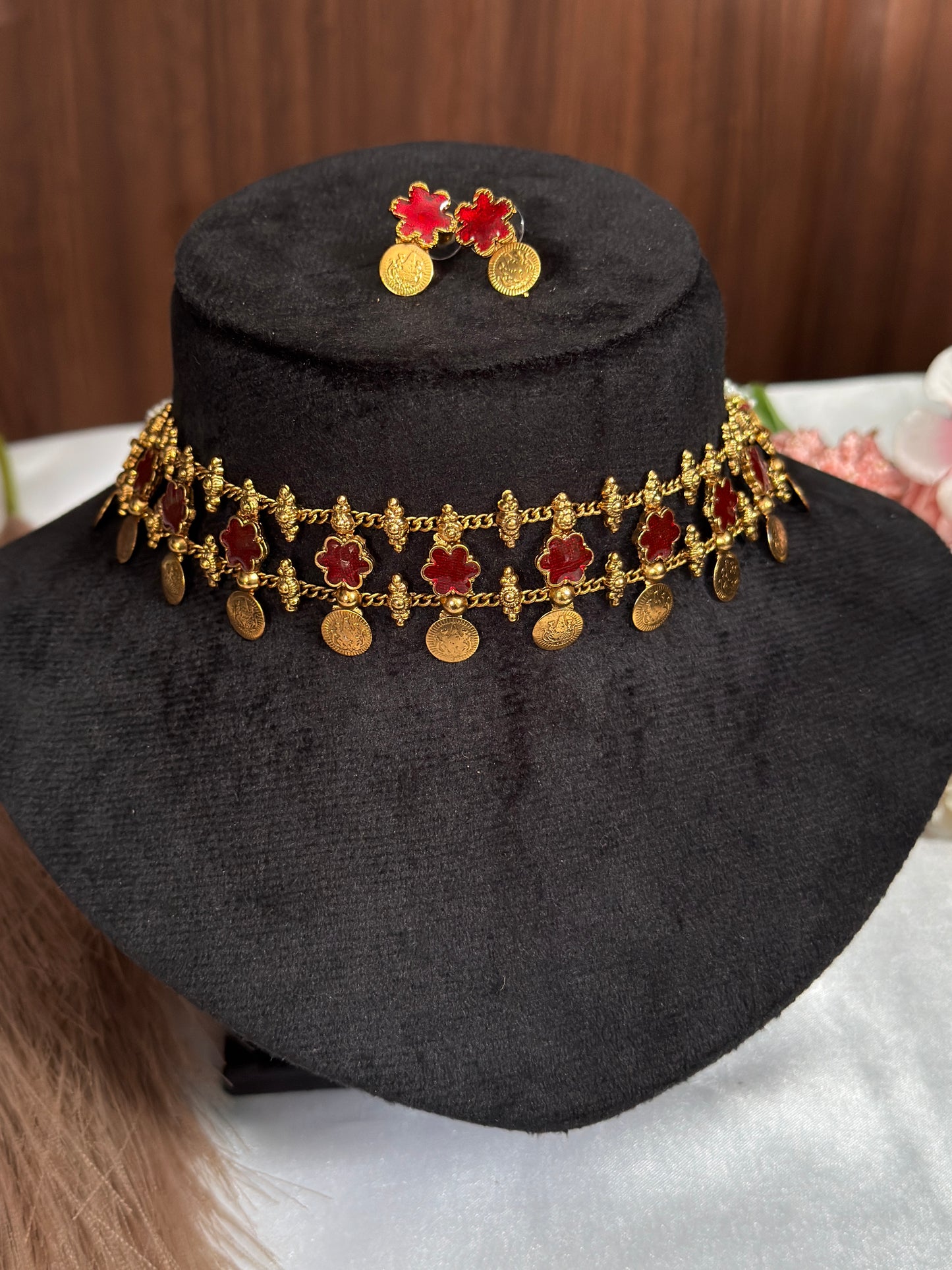 Star with Coin Chokker CHO12