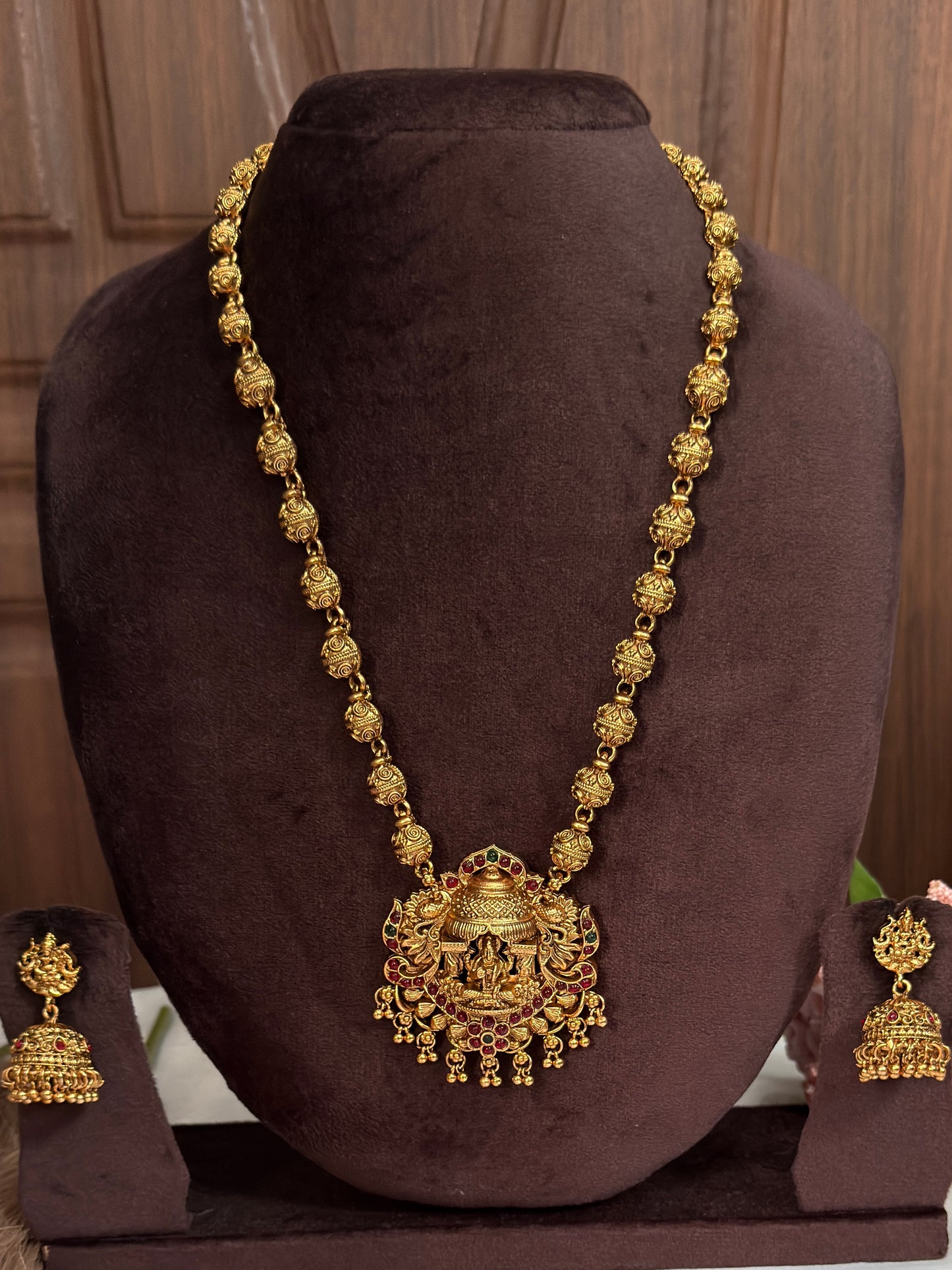 Long Chain Lakshmi