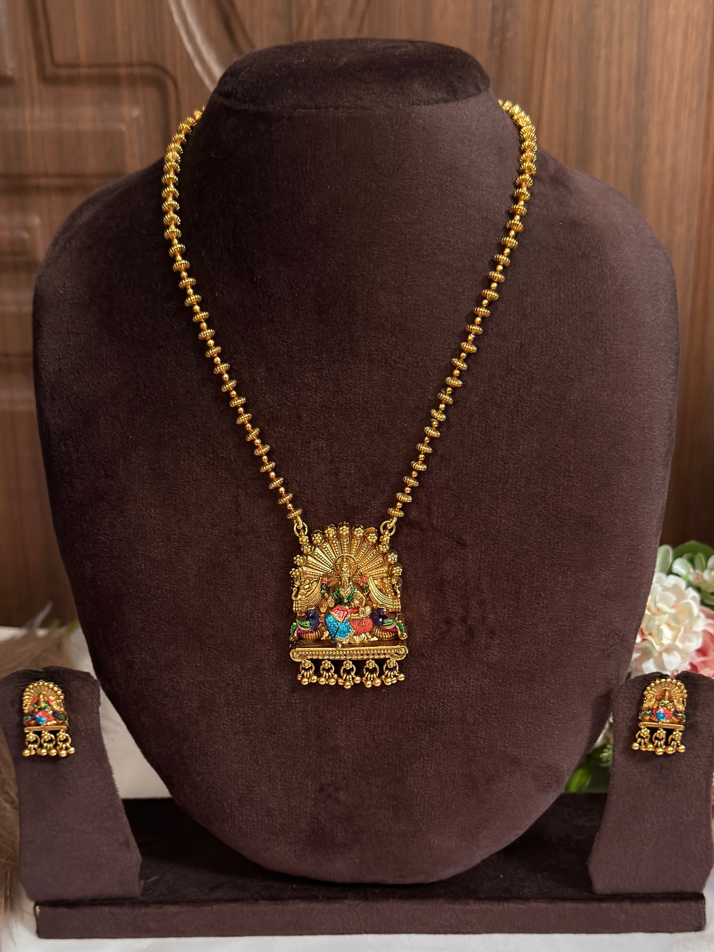 Nagas with Peacock Short Chain SC45