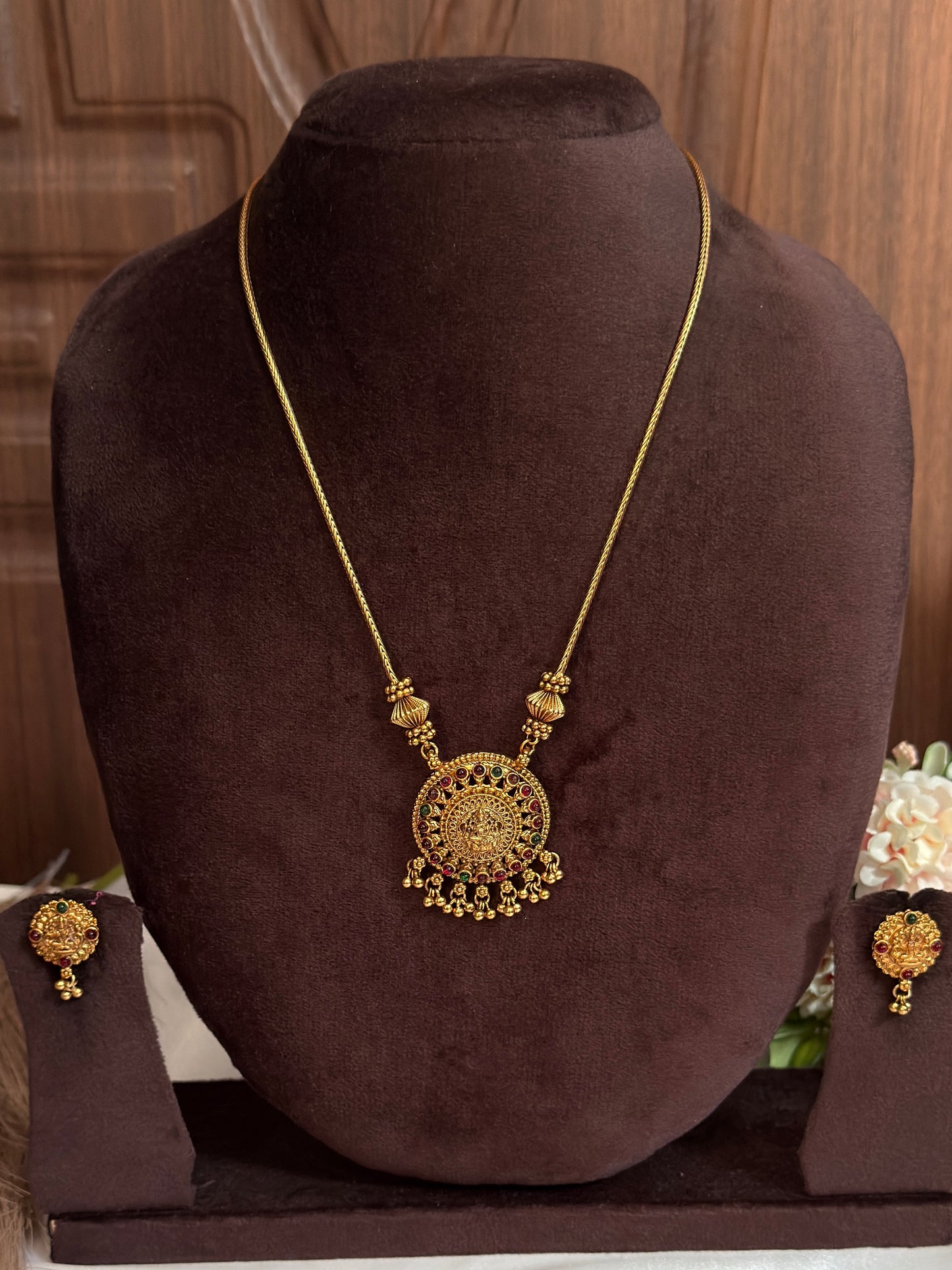 Round Dollar Short Chain SC49