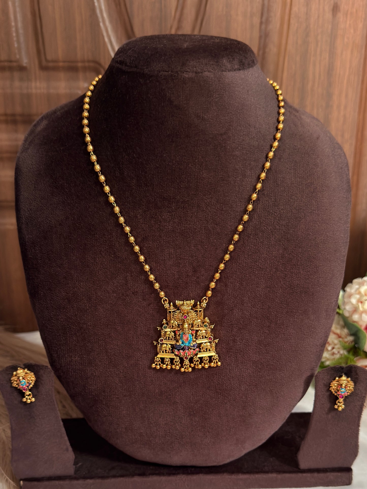 Blue Lakshmi and Elephant Gopuram Short Chain SC48