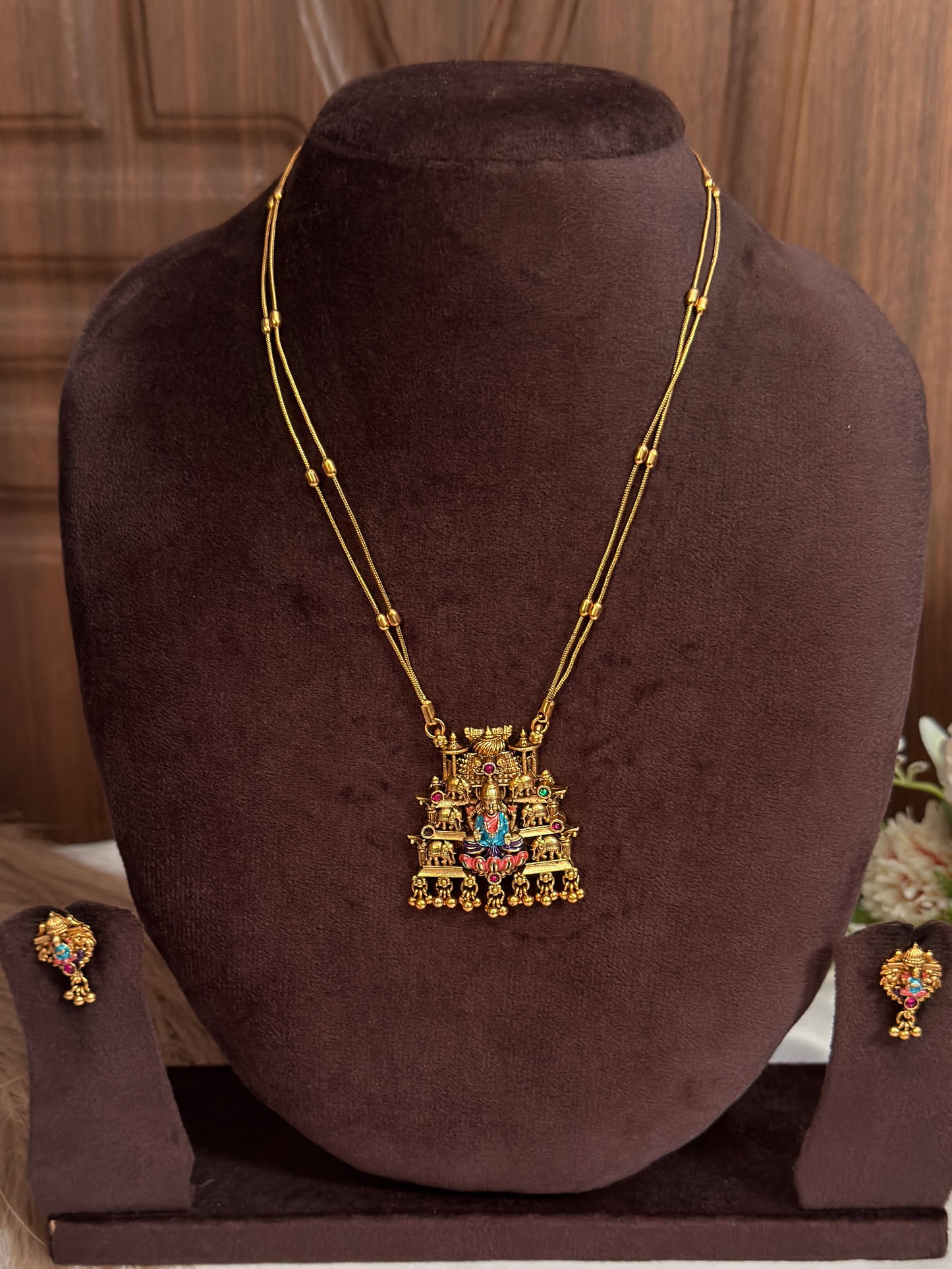 Blue Lakshmi and Elephant Gopuram Short Chain SC48