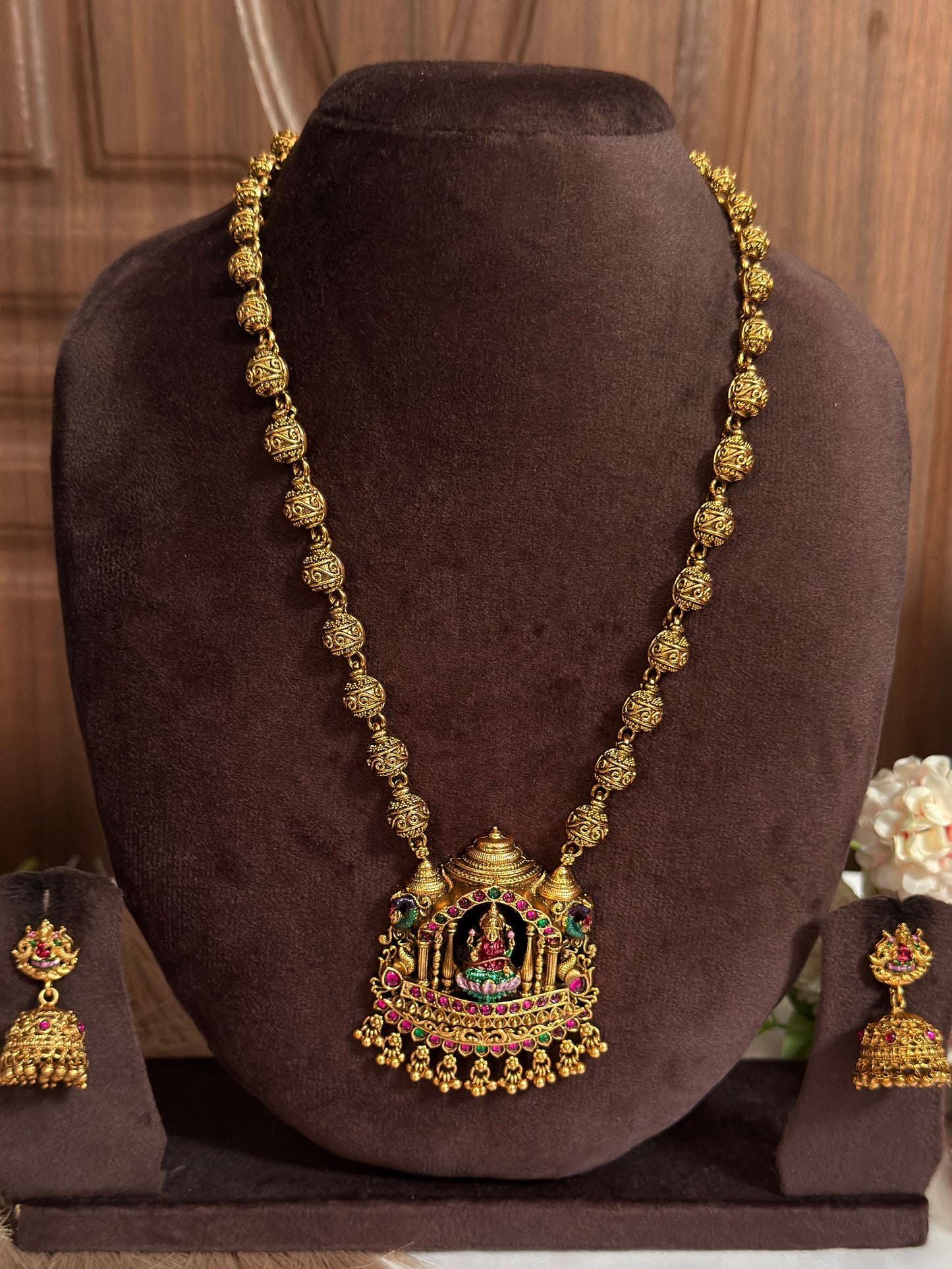 Lakshmi Double Pillar Long Chain L57