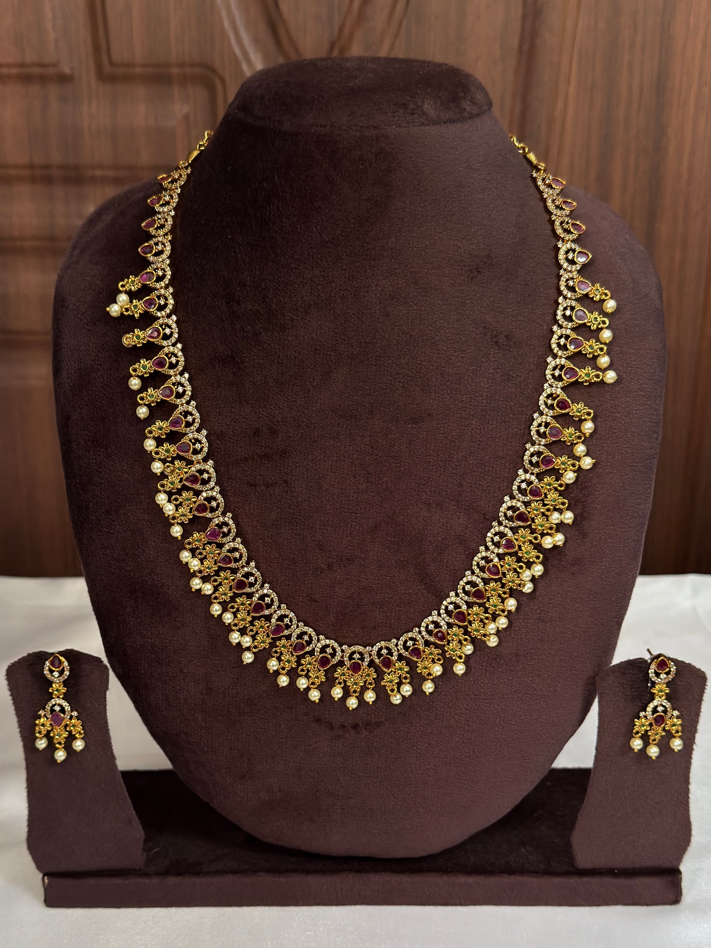 Non Idol Ruby Pearl Long Chain